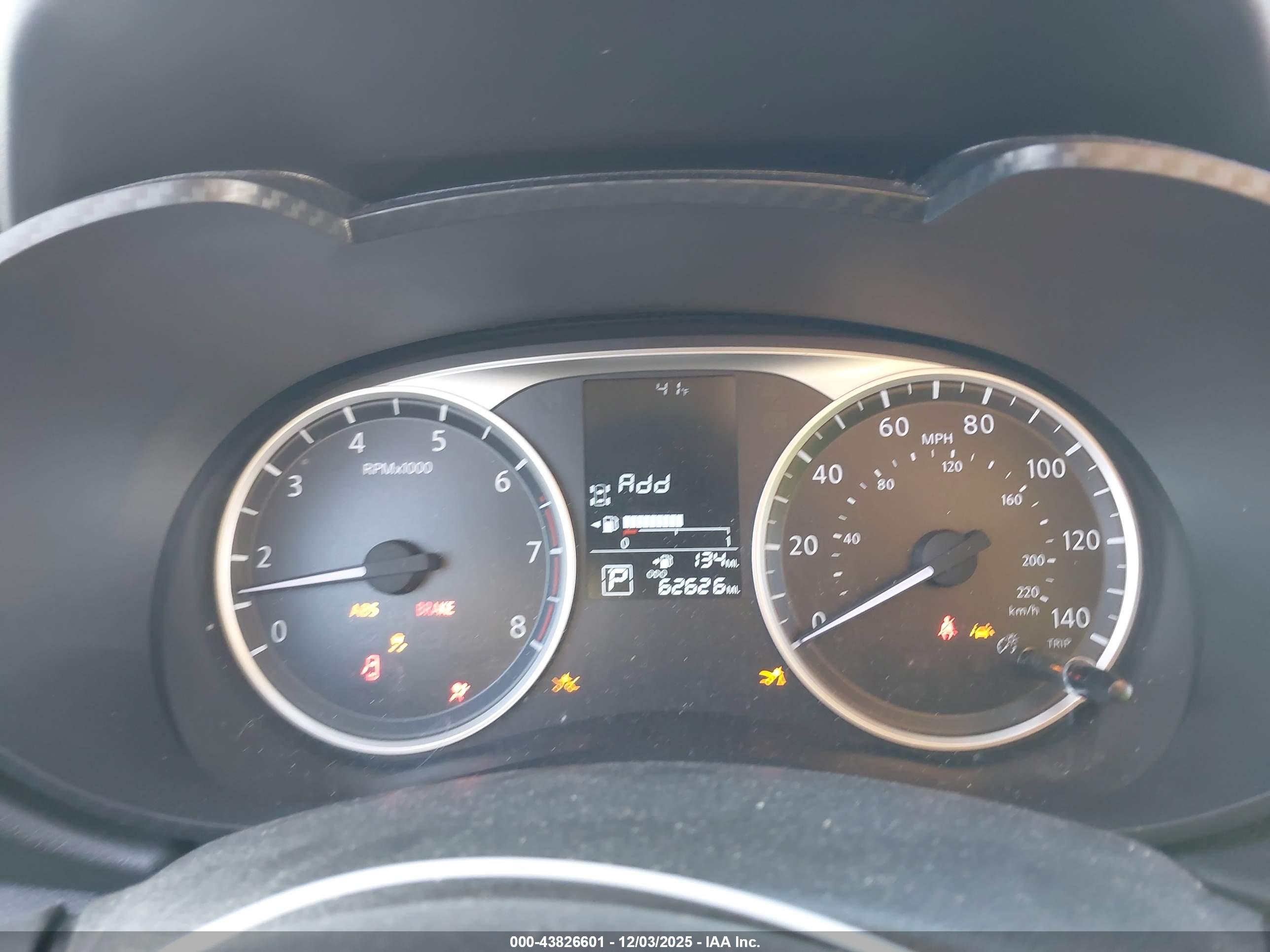 NISSAN VERSA image 7