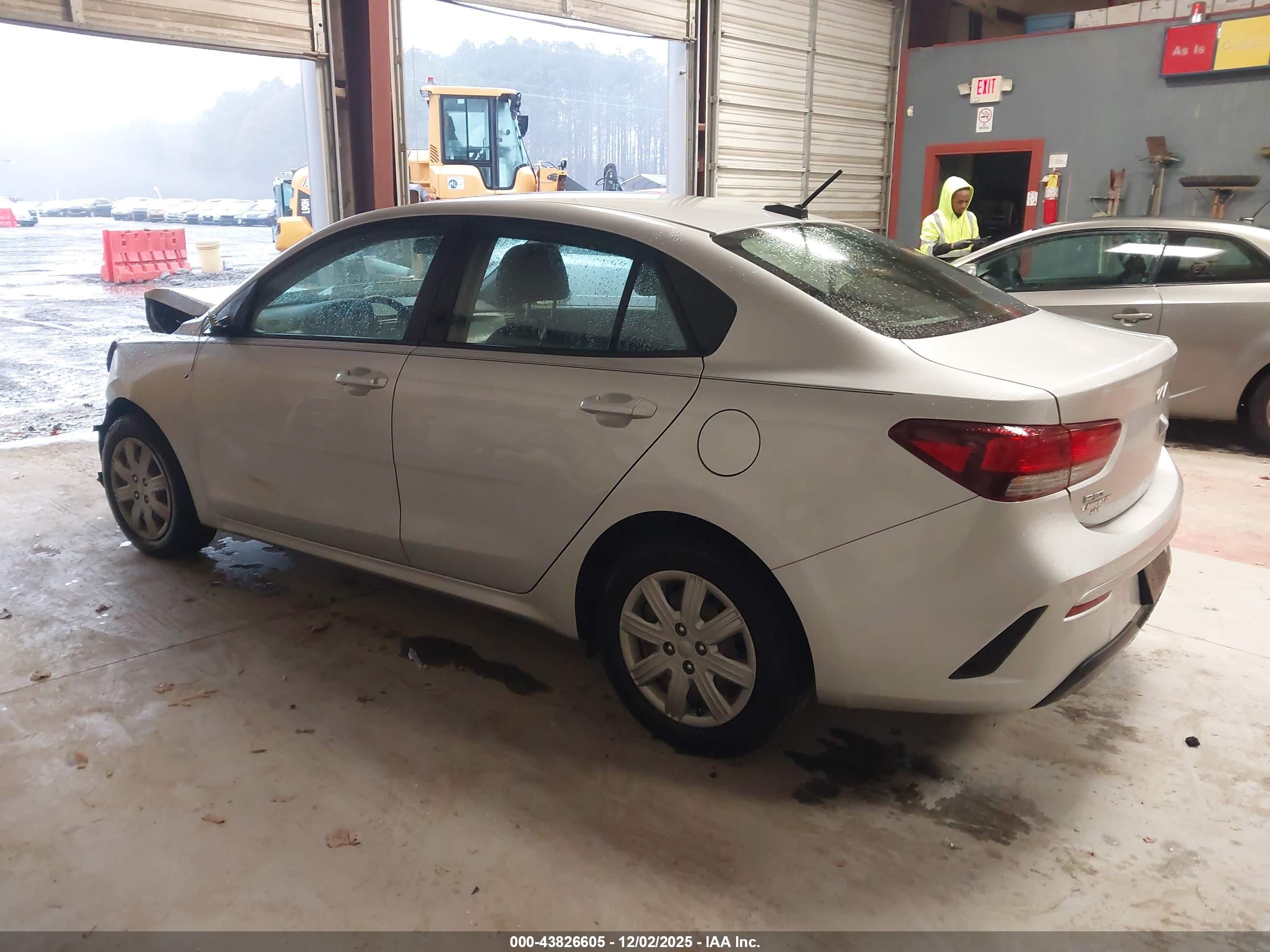 KIA RIO image 3