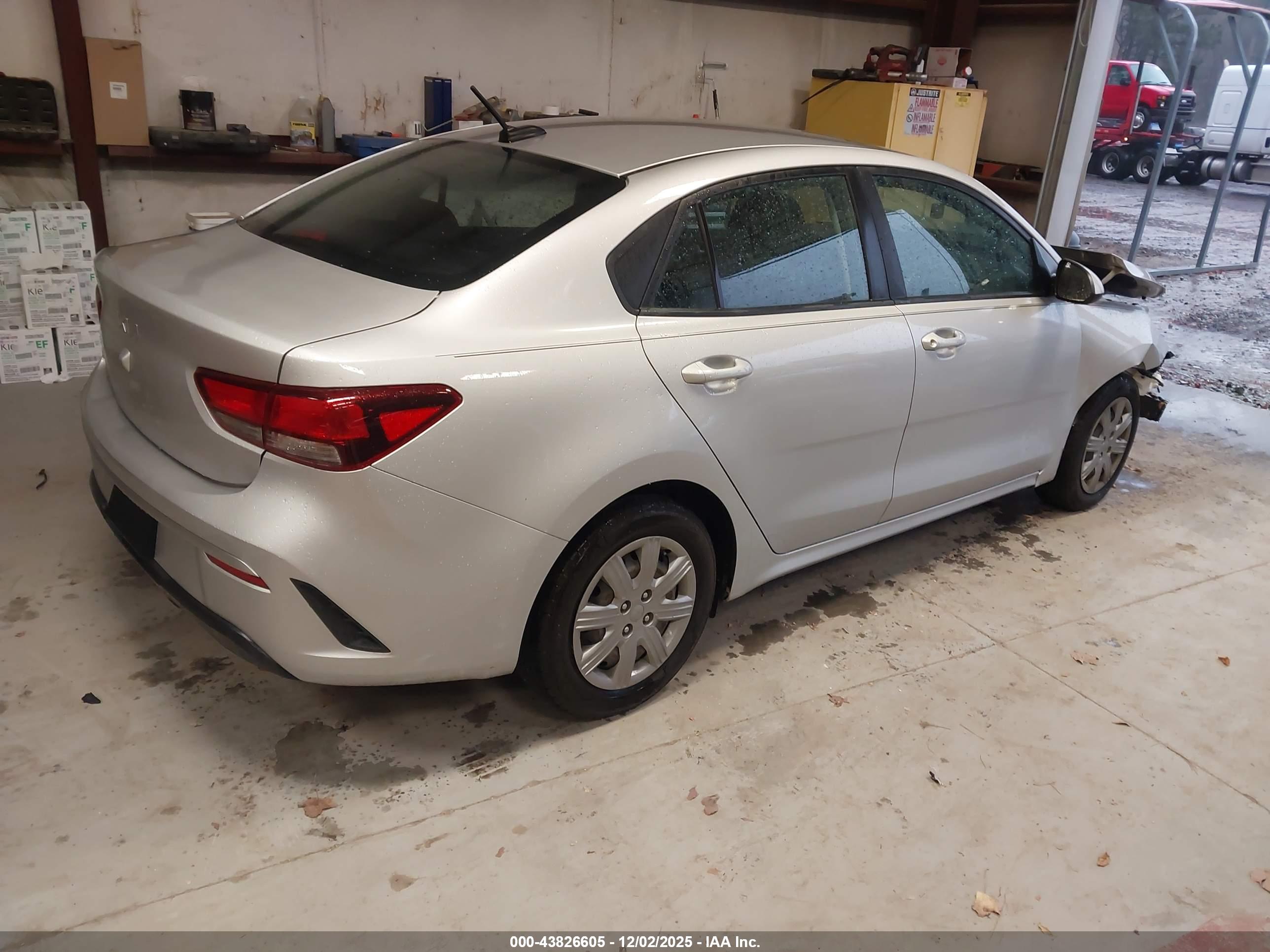 KIA RIO image 4