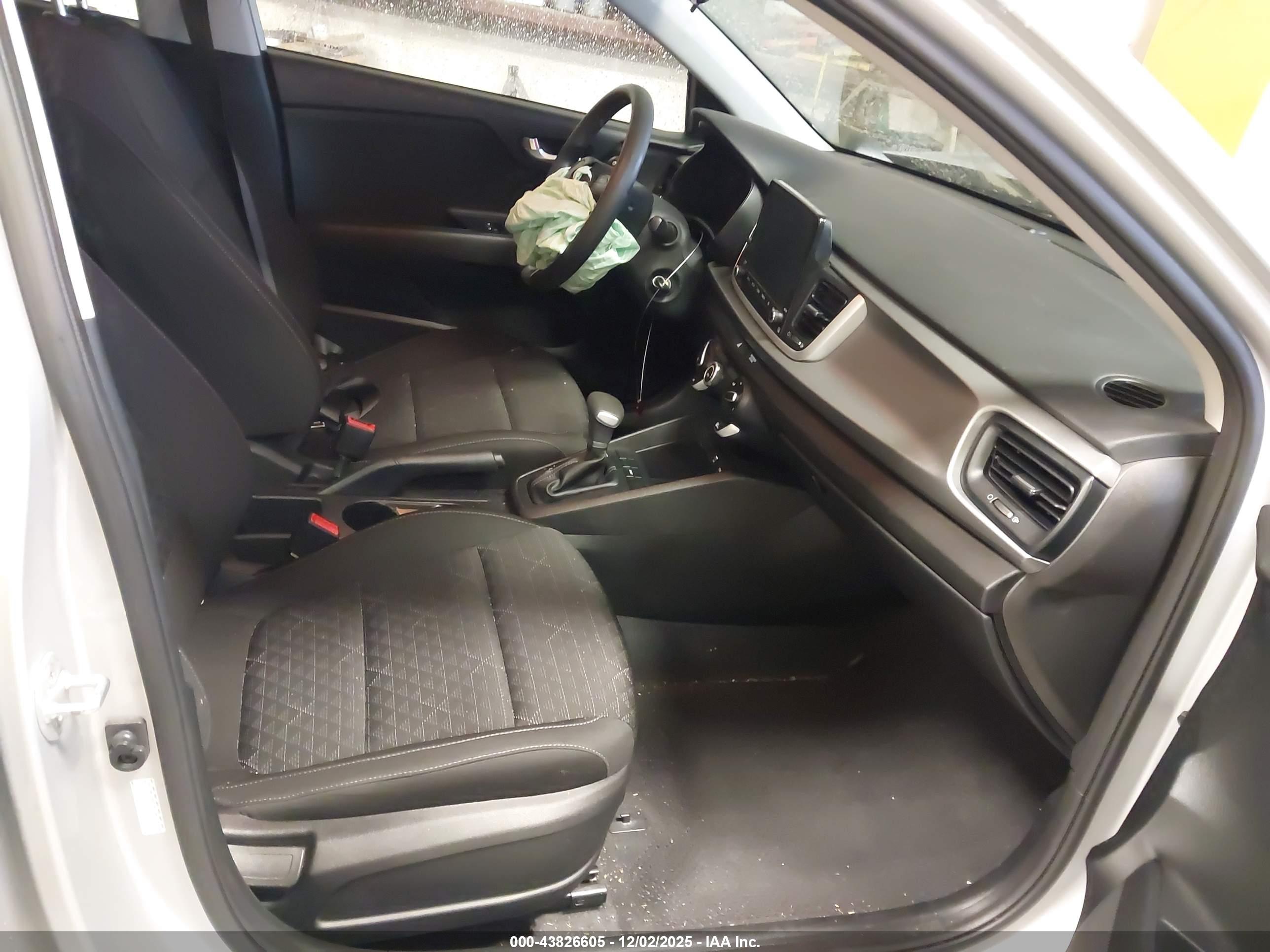 KIA RIO image 5