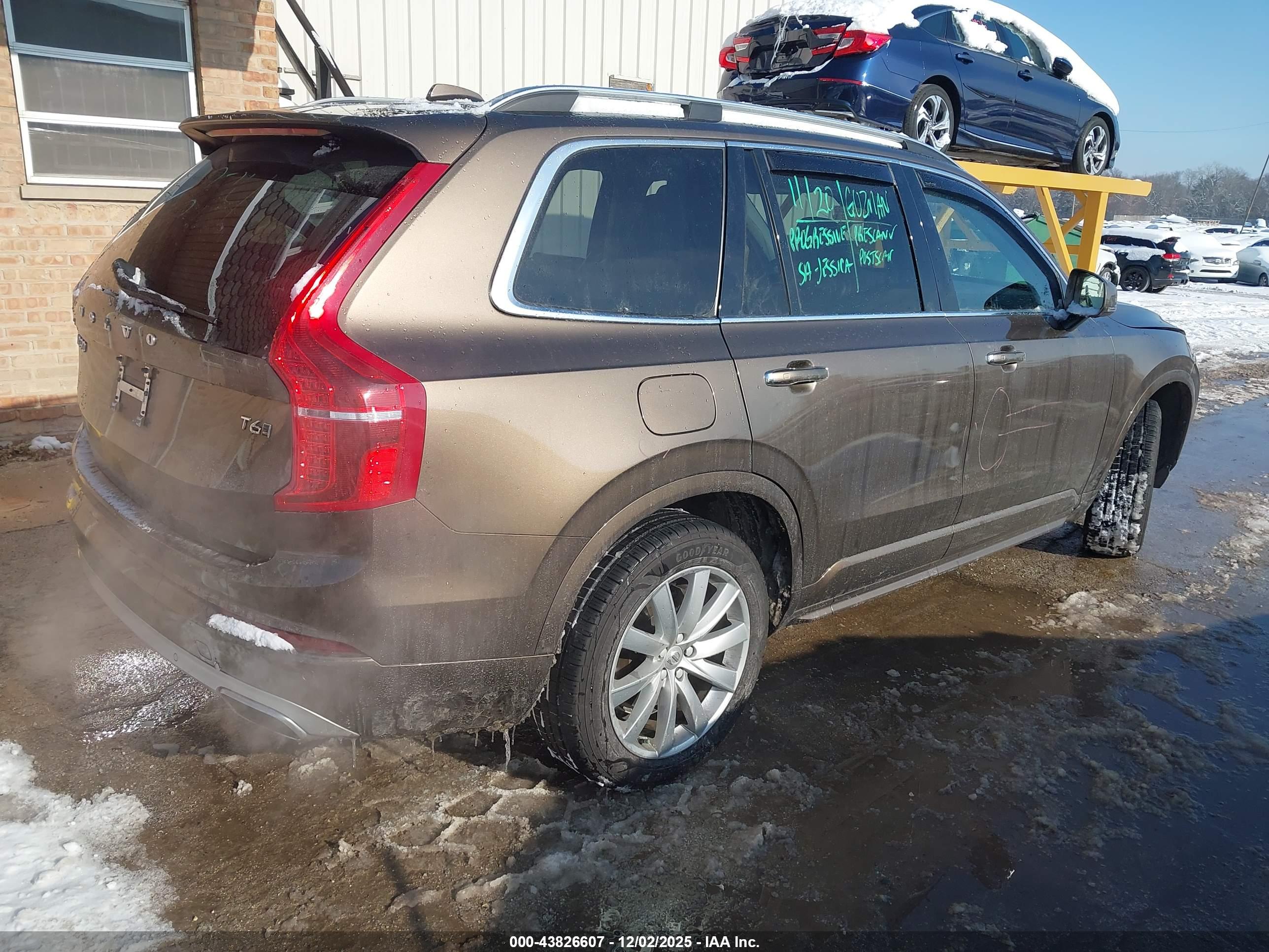 VOLVO XC90 image 4