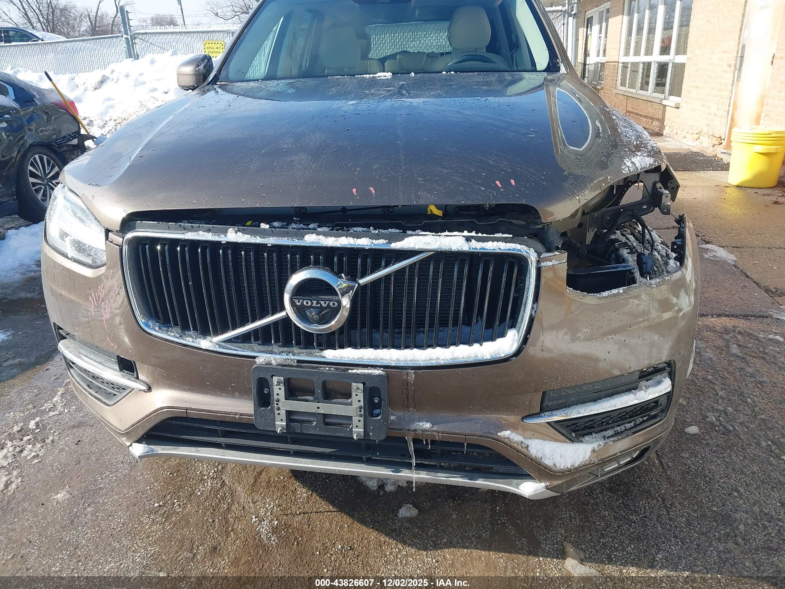 VOLVO XC90 image 6
