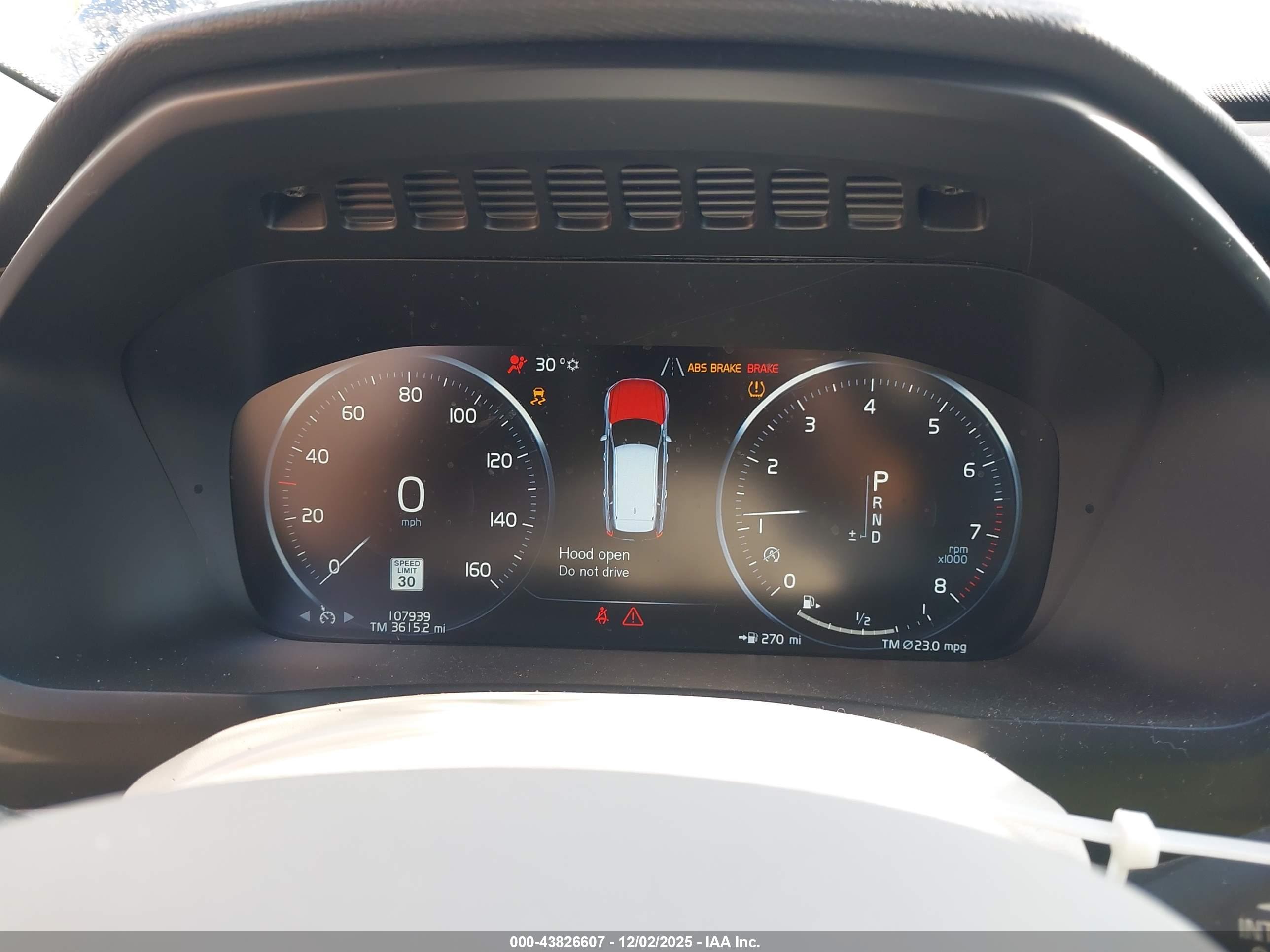 VOLVO XC90 image 7