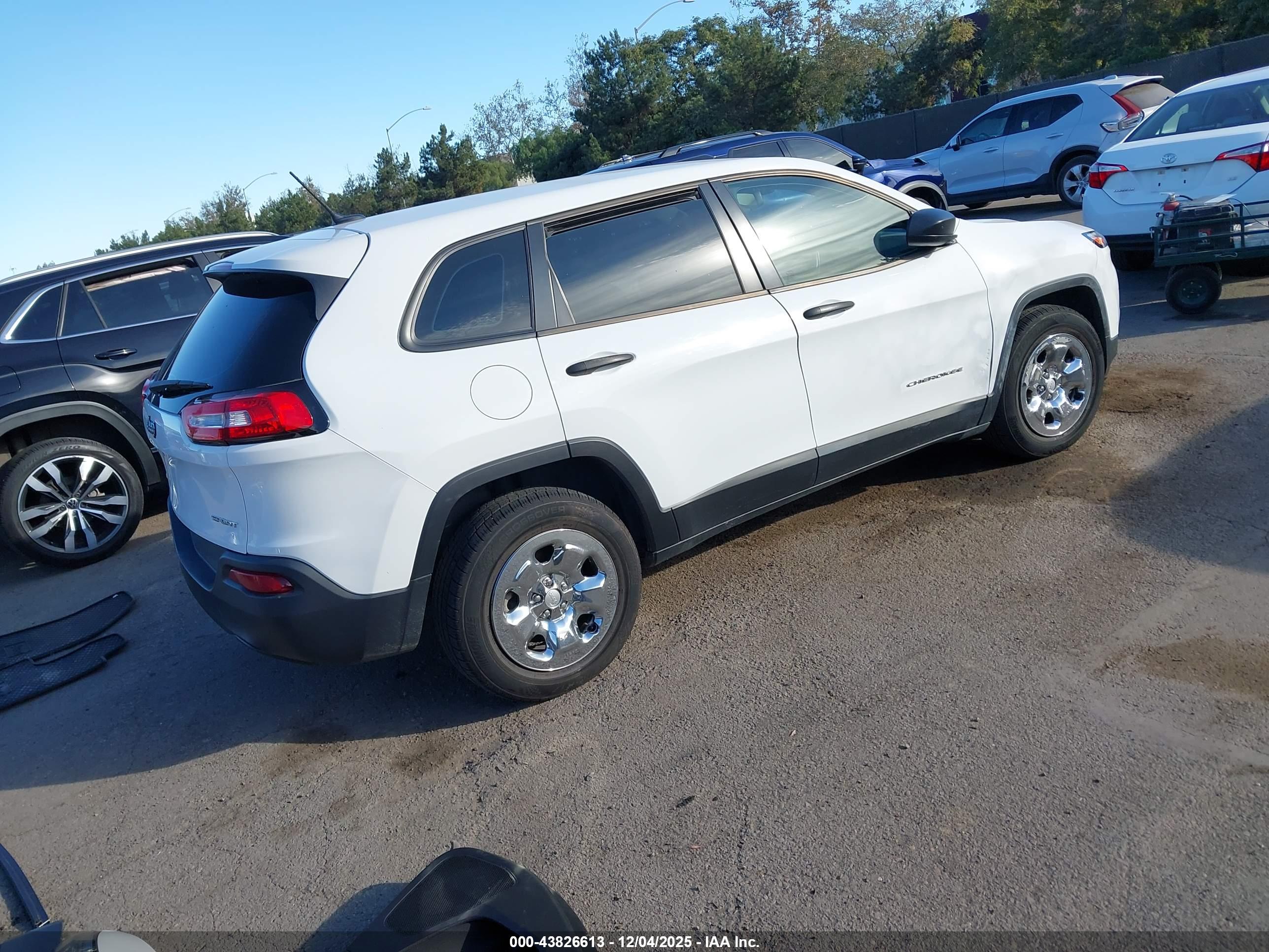 JEEP CHEROKEE image 4