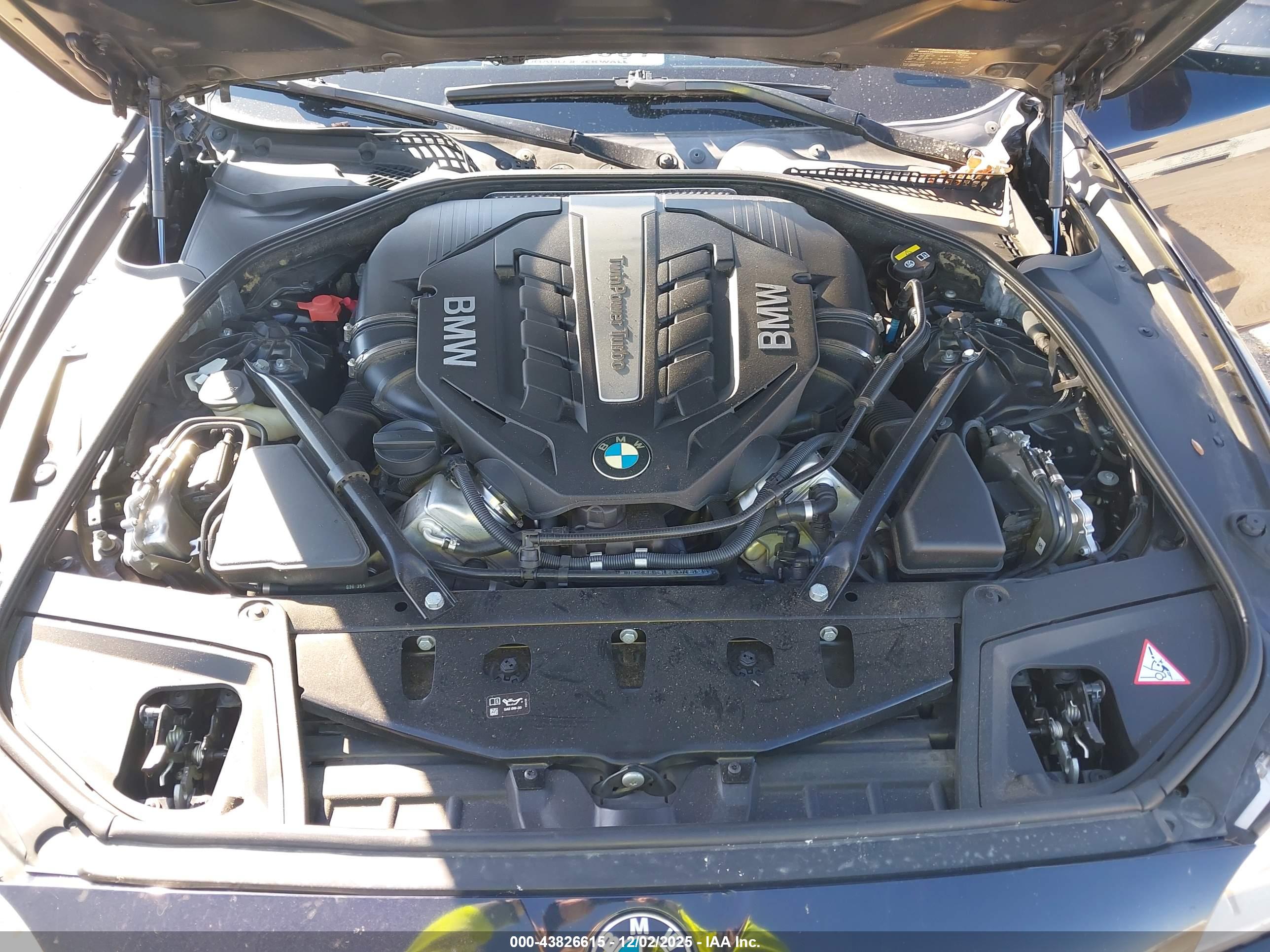 BMW 550I image 10