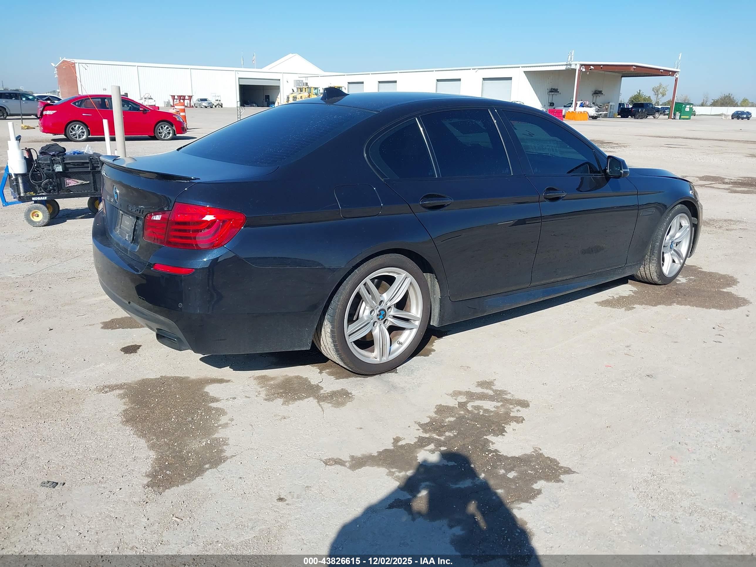 BMW 550I image 4