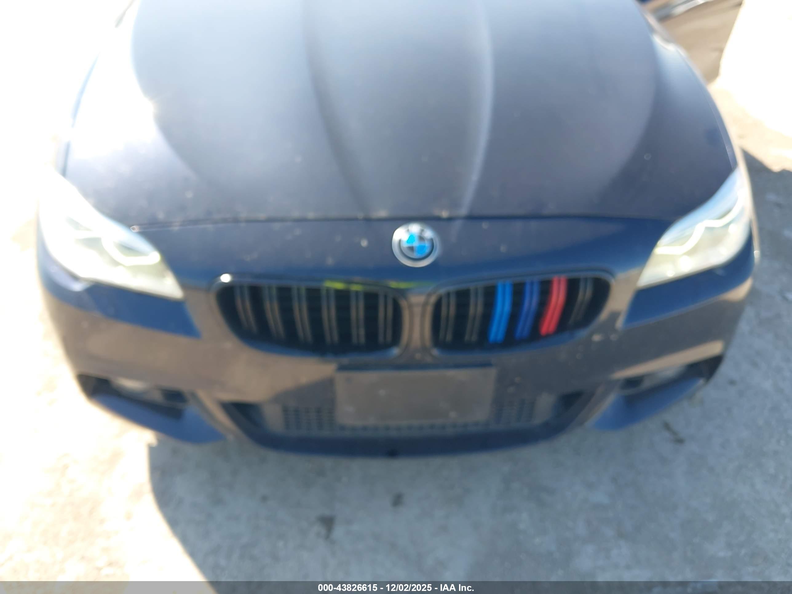 BMW 550I image 6