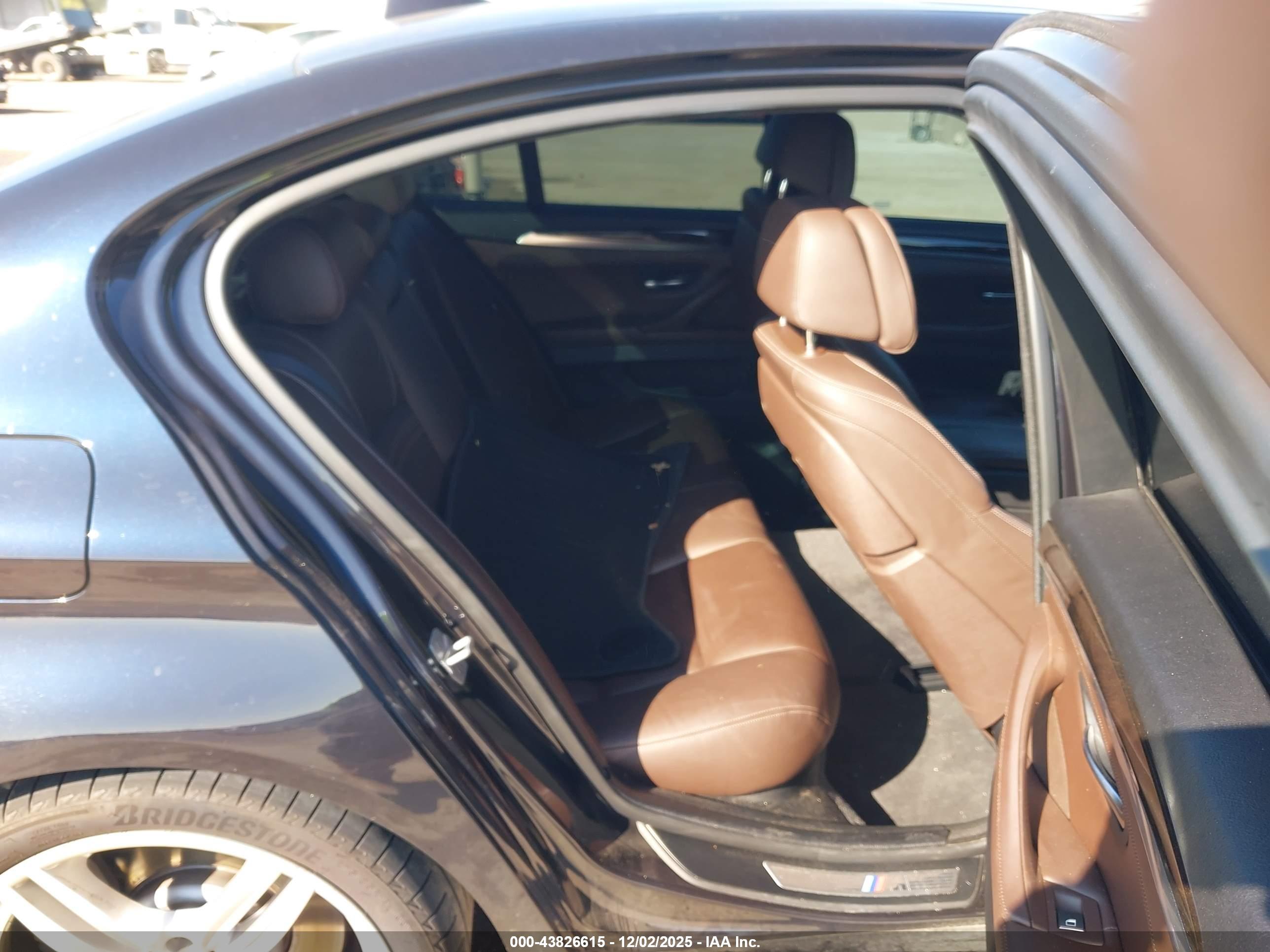 BMW 550I image 8