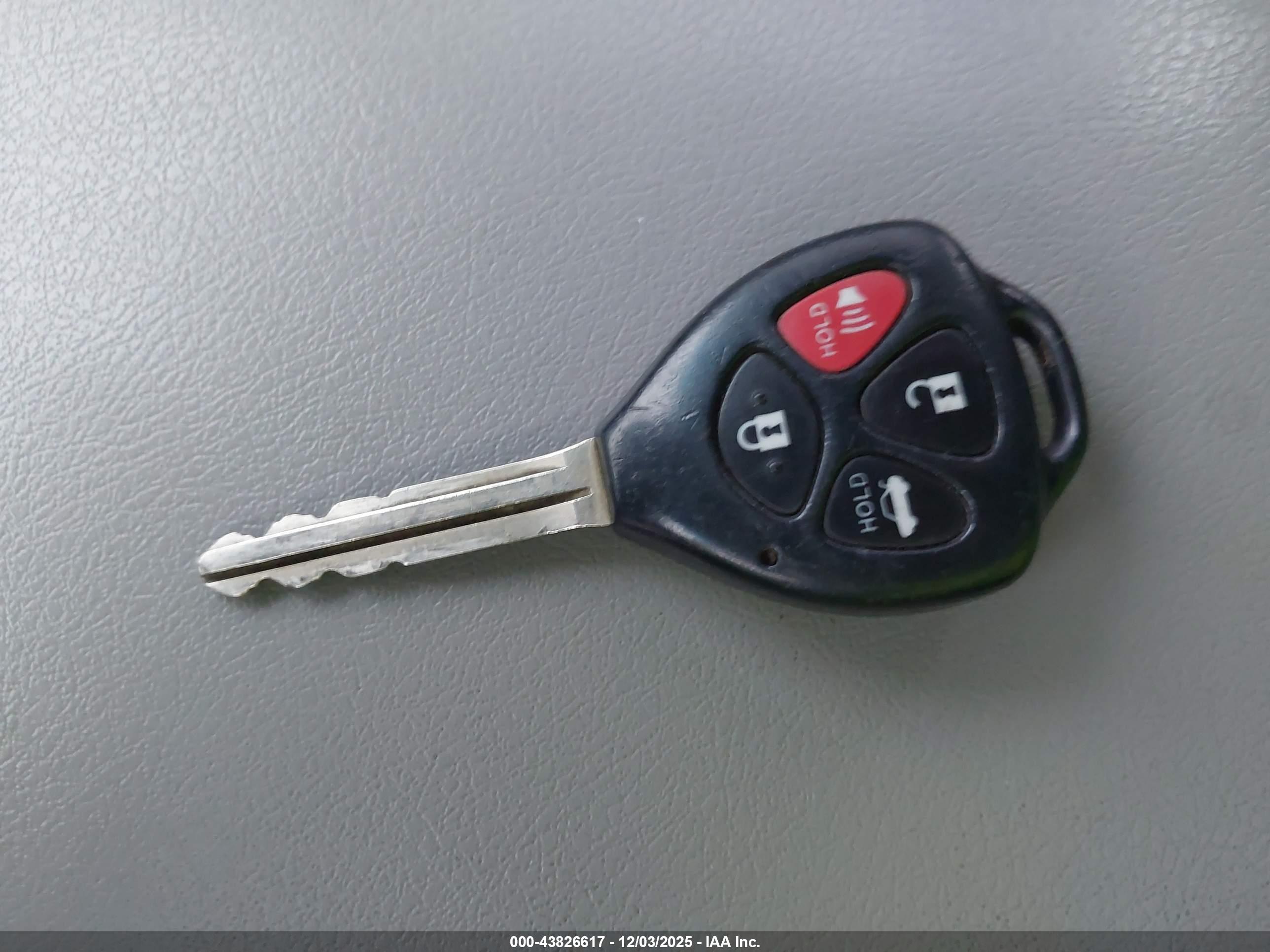 TOYOTA CAMRY image 11