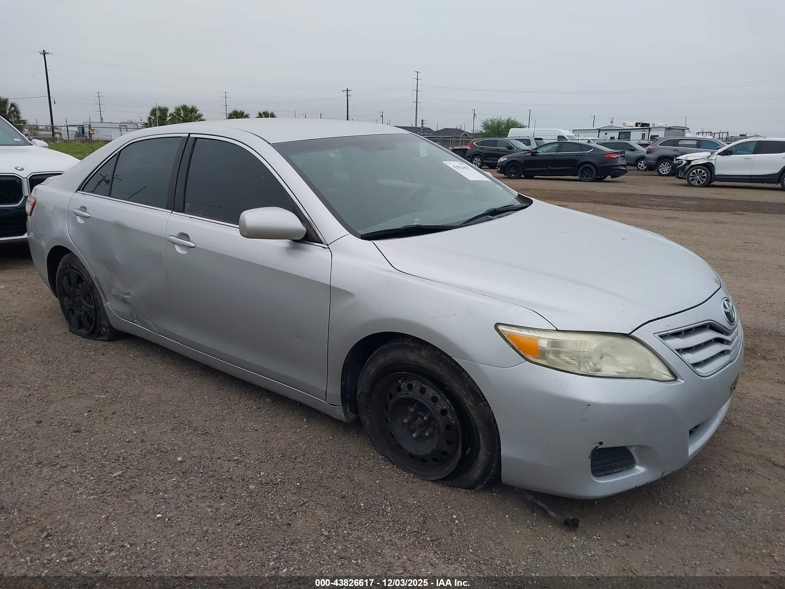 TOYOTA CAMRY image 6