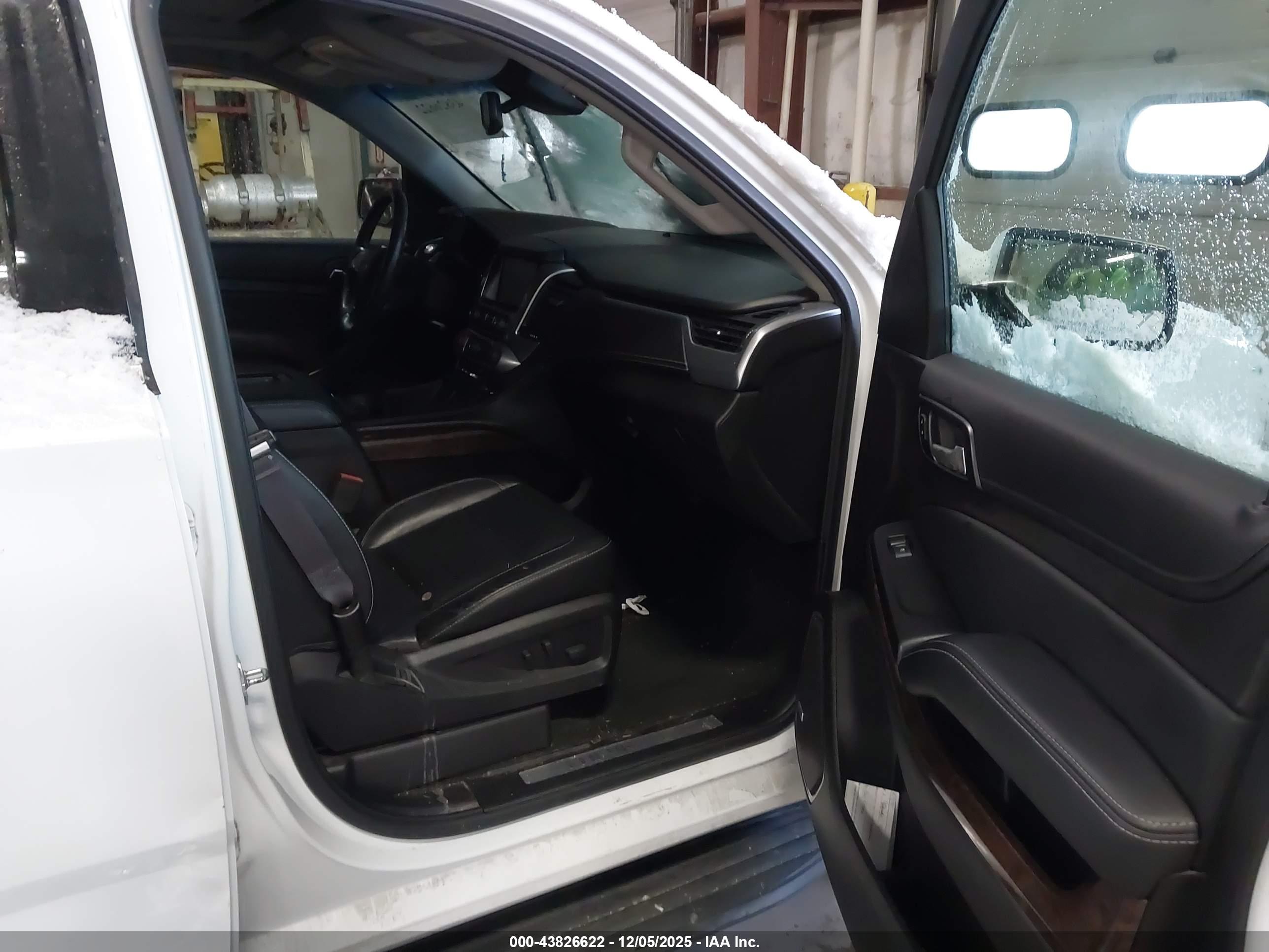 CHEVROLET TAHOE image 5