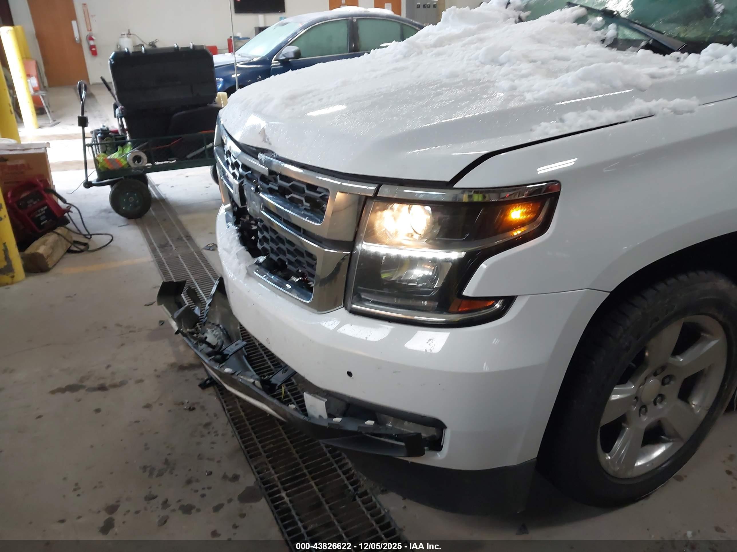 CHEVROLET TAHOE image 6