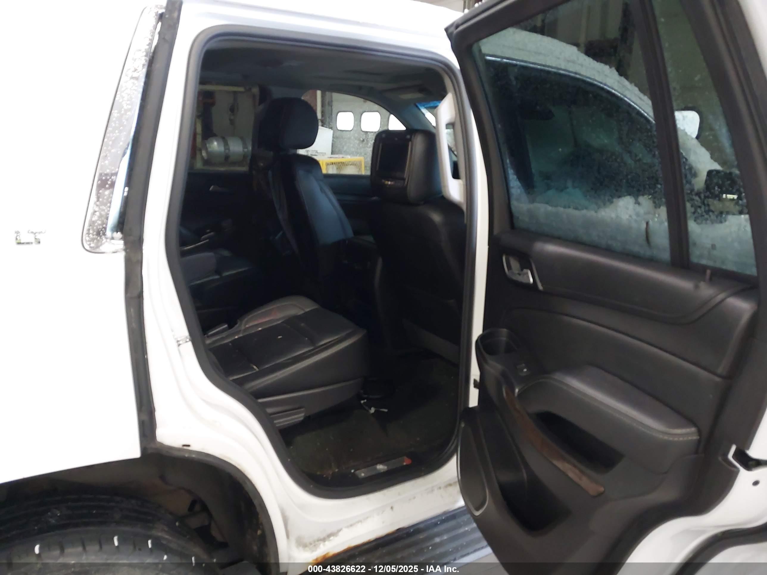CHEVROLET TAHOE image 8