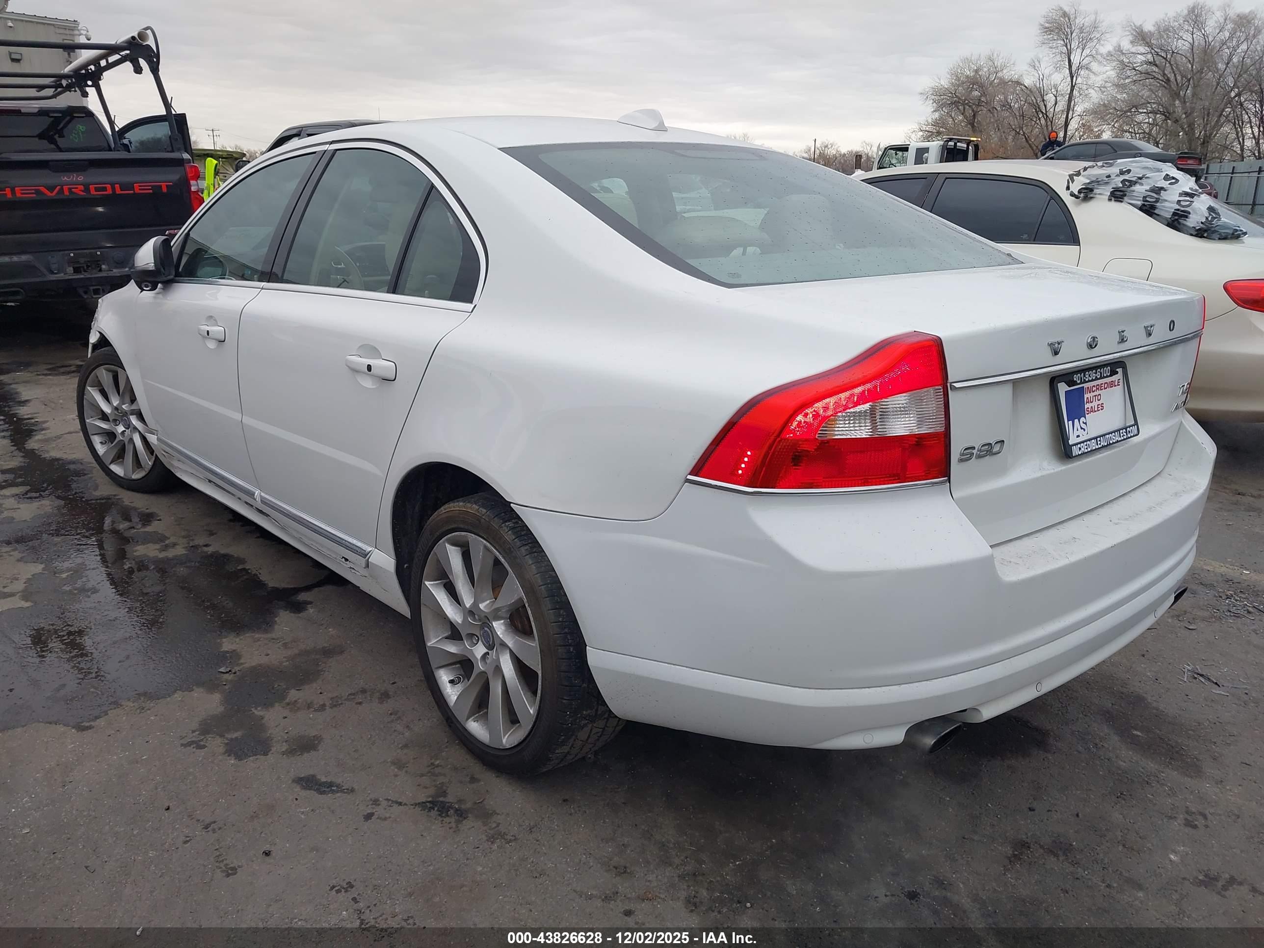 VOLVO S80 image 3
