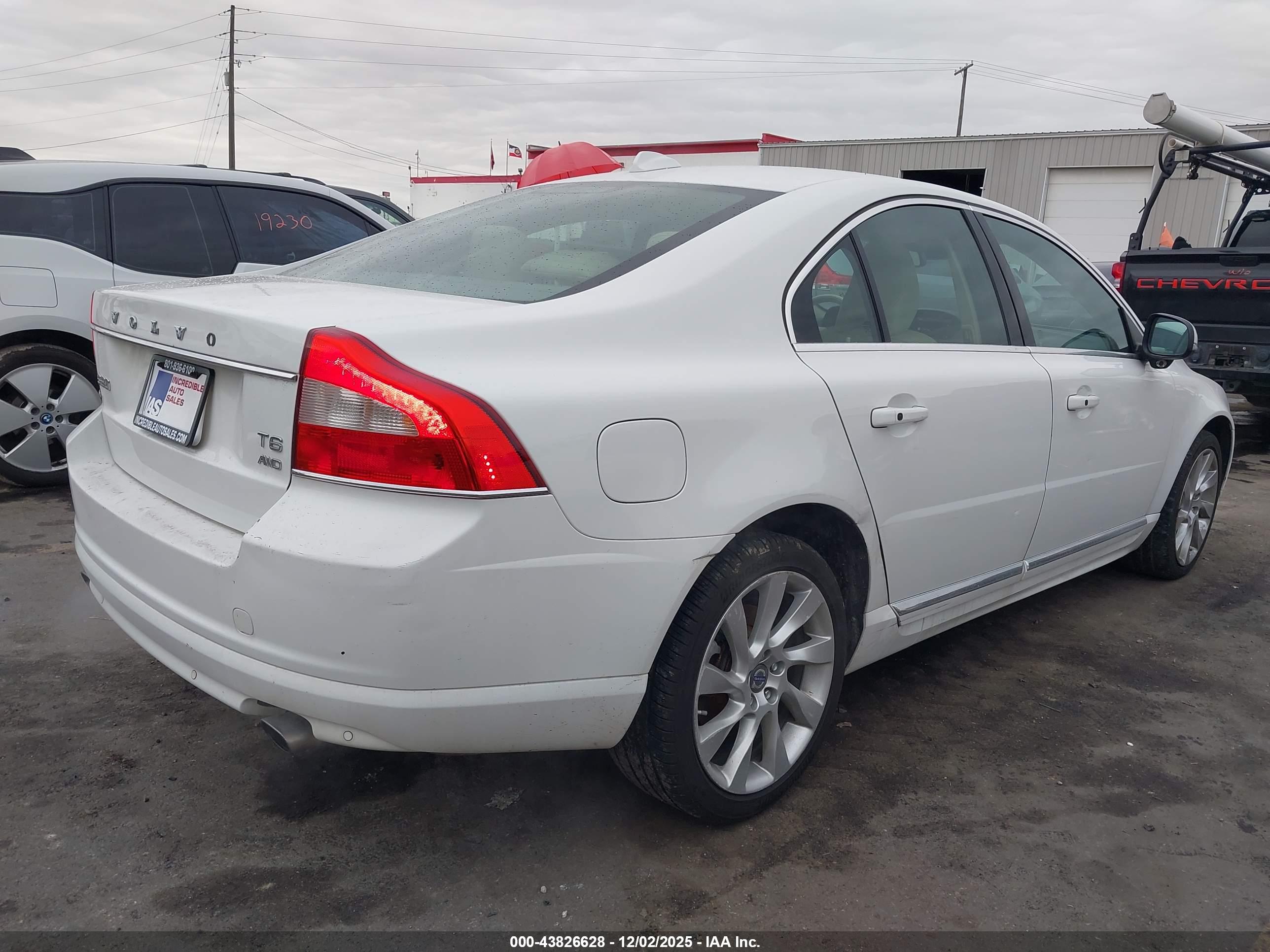 VOLVO S80 image 4