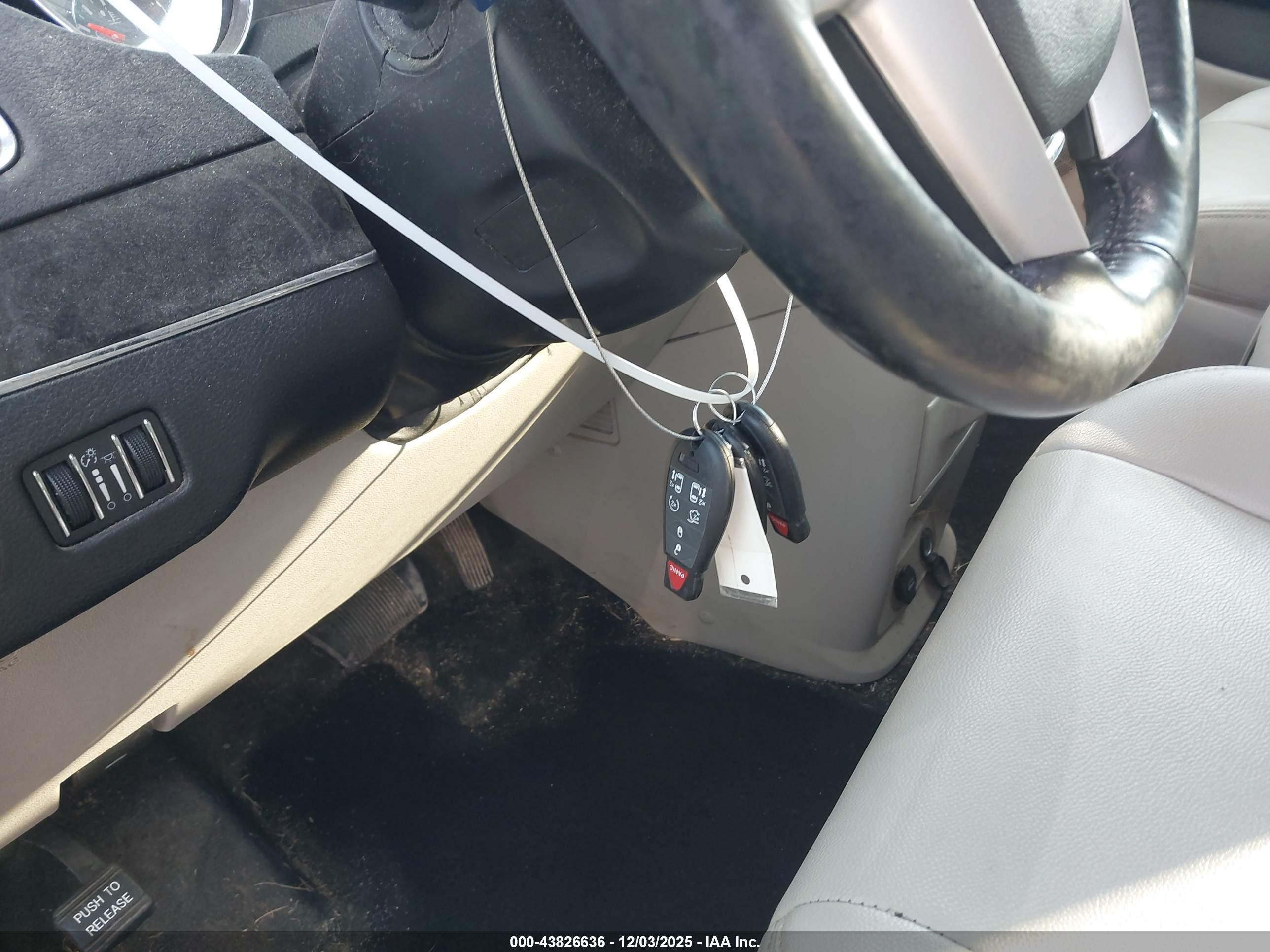 CHRYSLER TOWN image 11