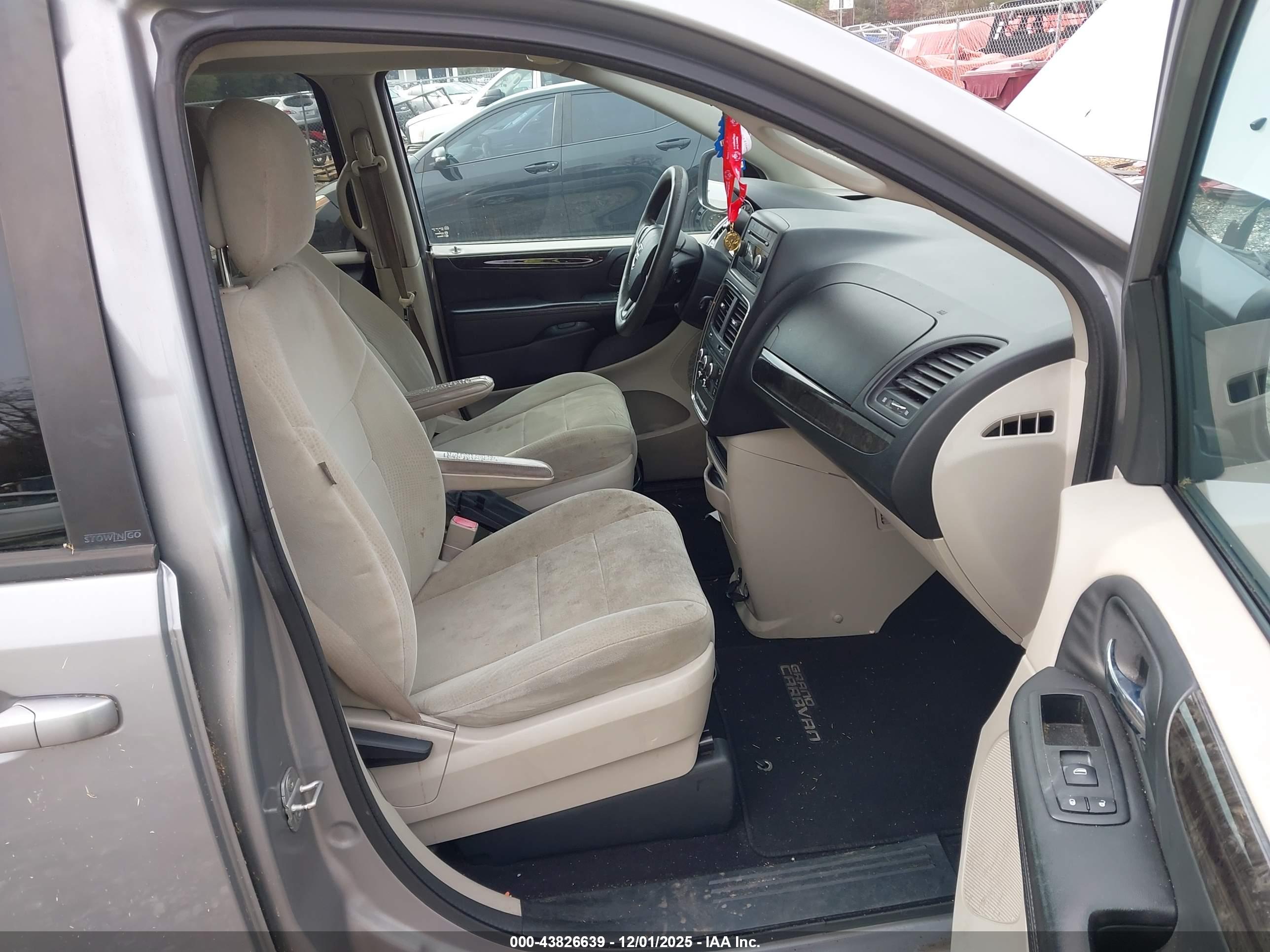 DODGE GRAND image 5