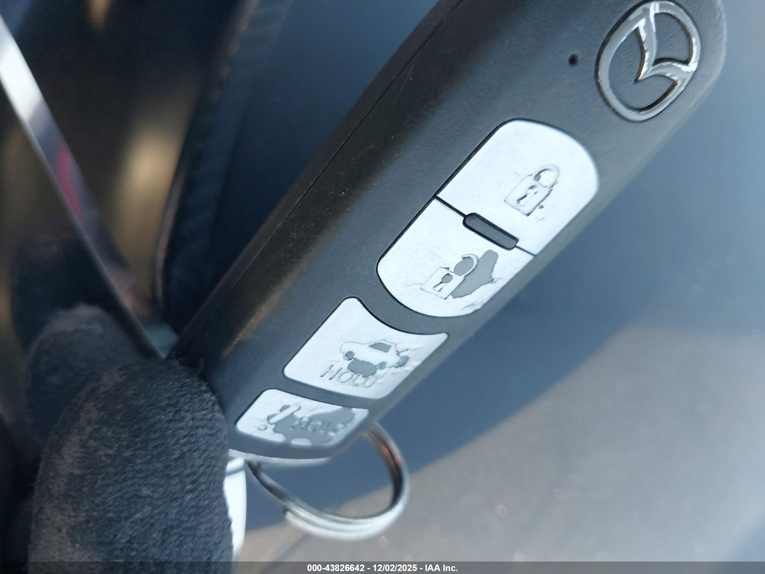MAZDA MAZDA3 image 11