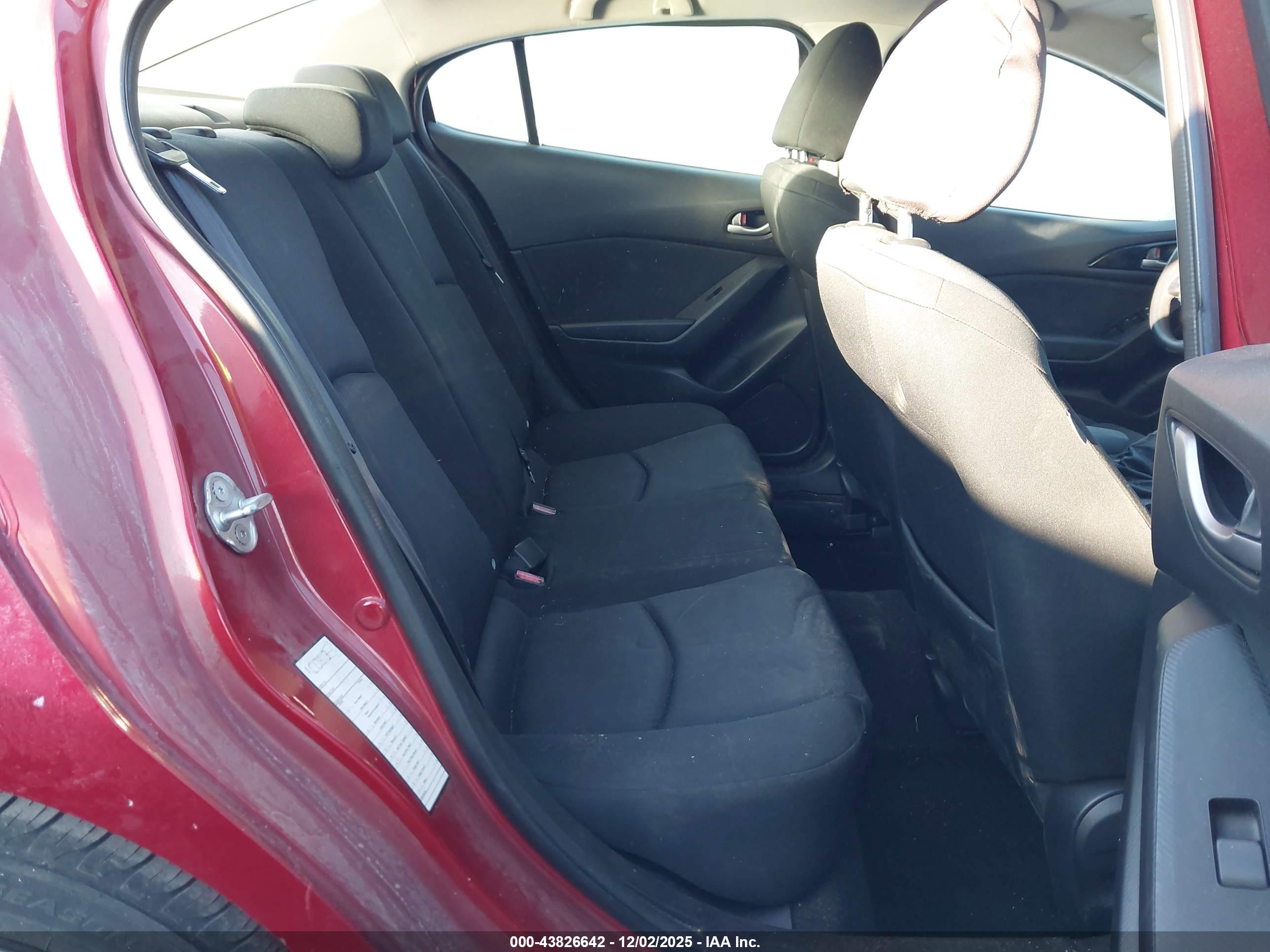 MAZDA MAZDA3 image 8