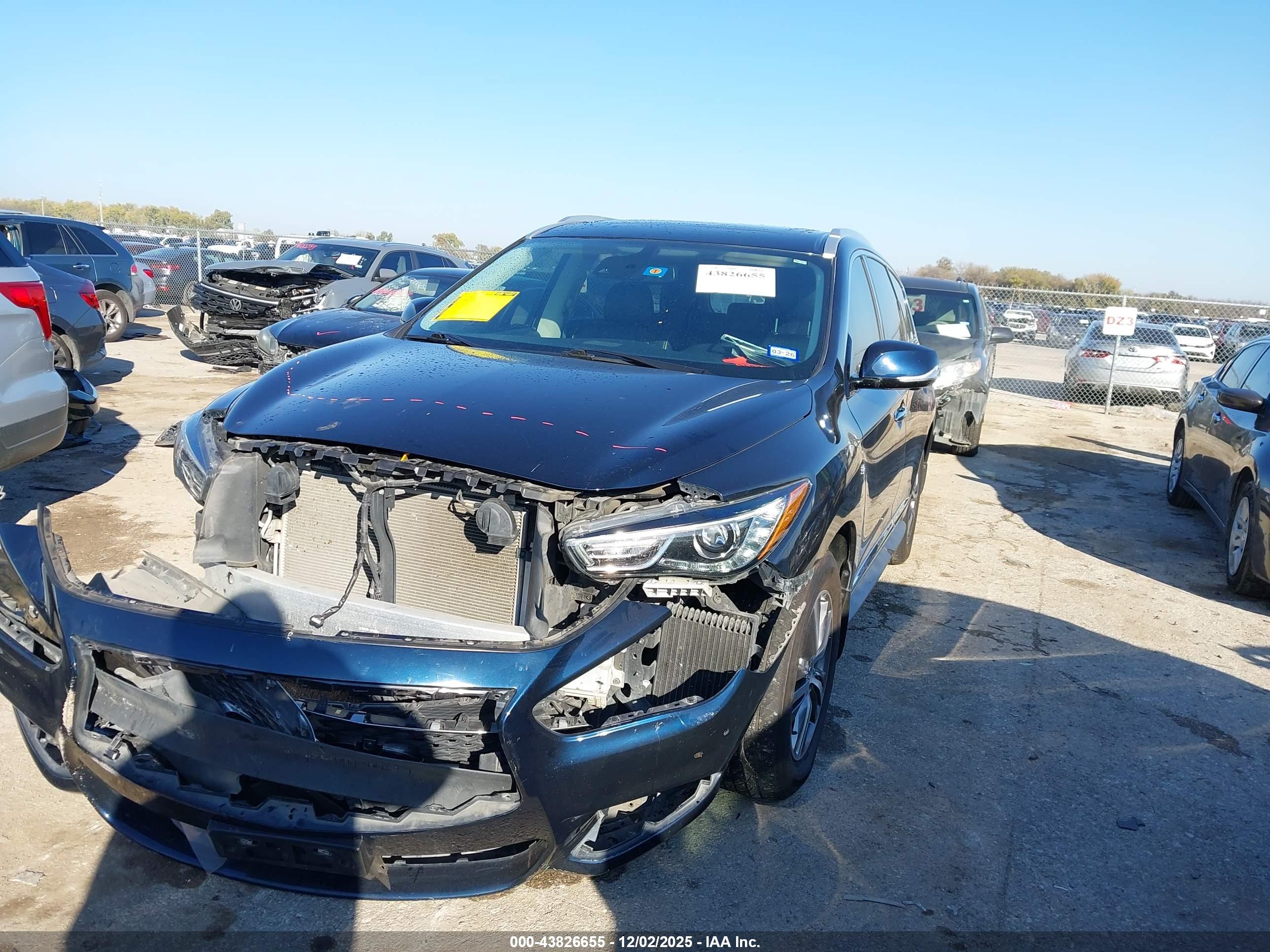 INFINITI QX60 image 2