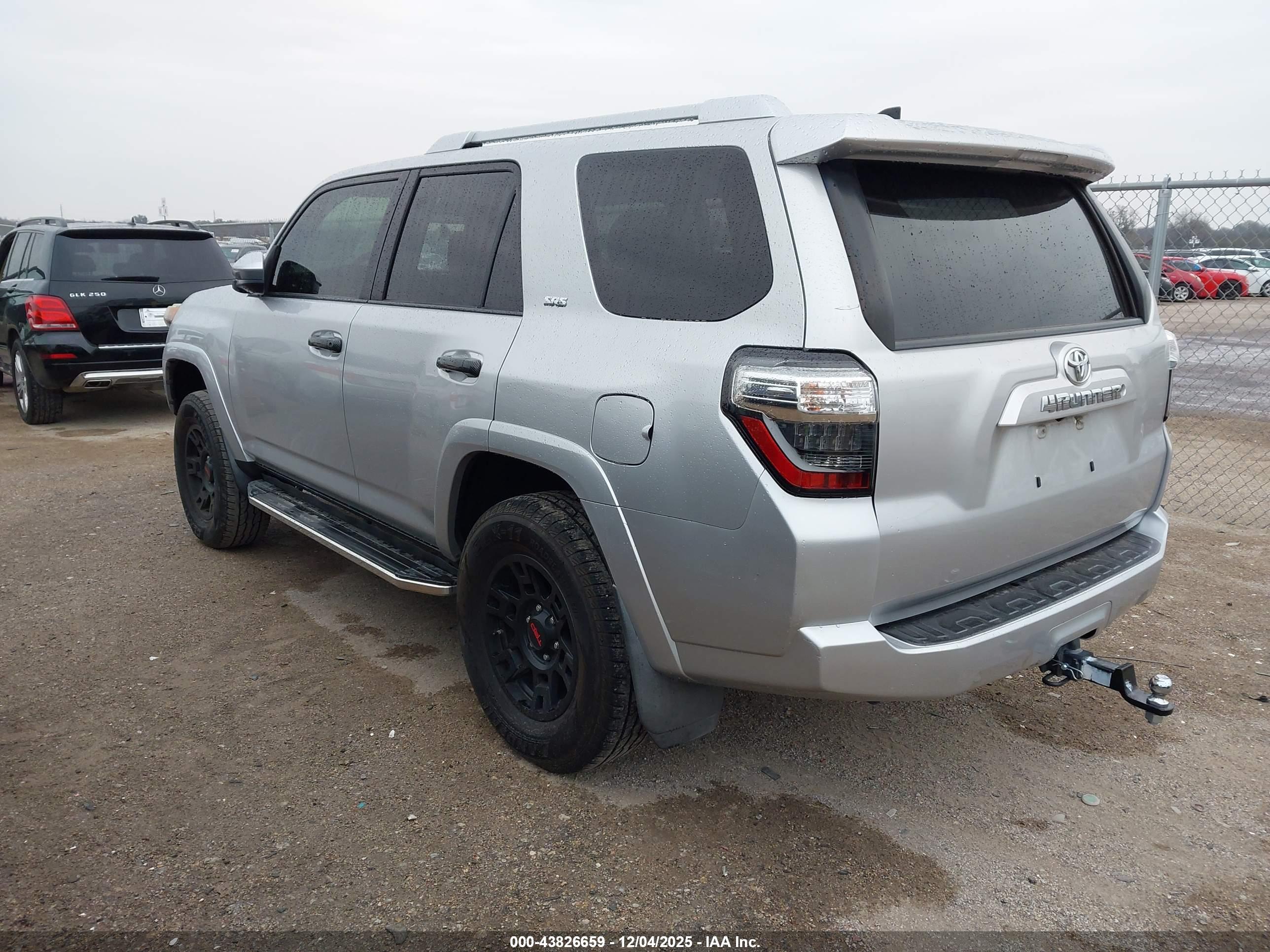 TOYOTA 4RUNNER image 3