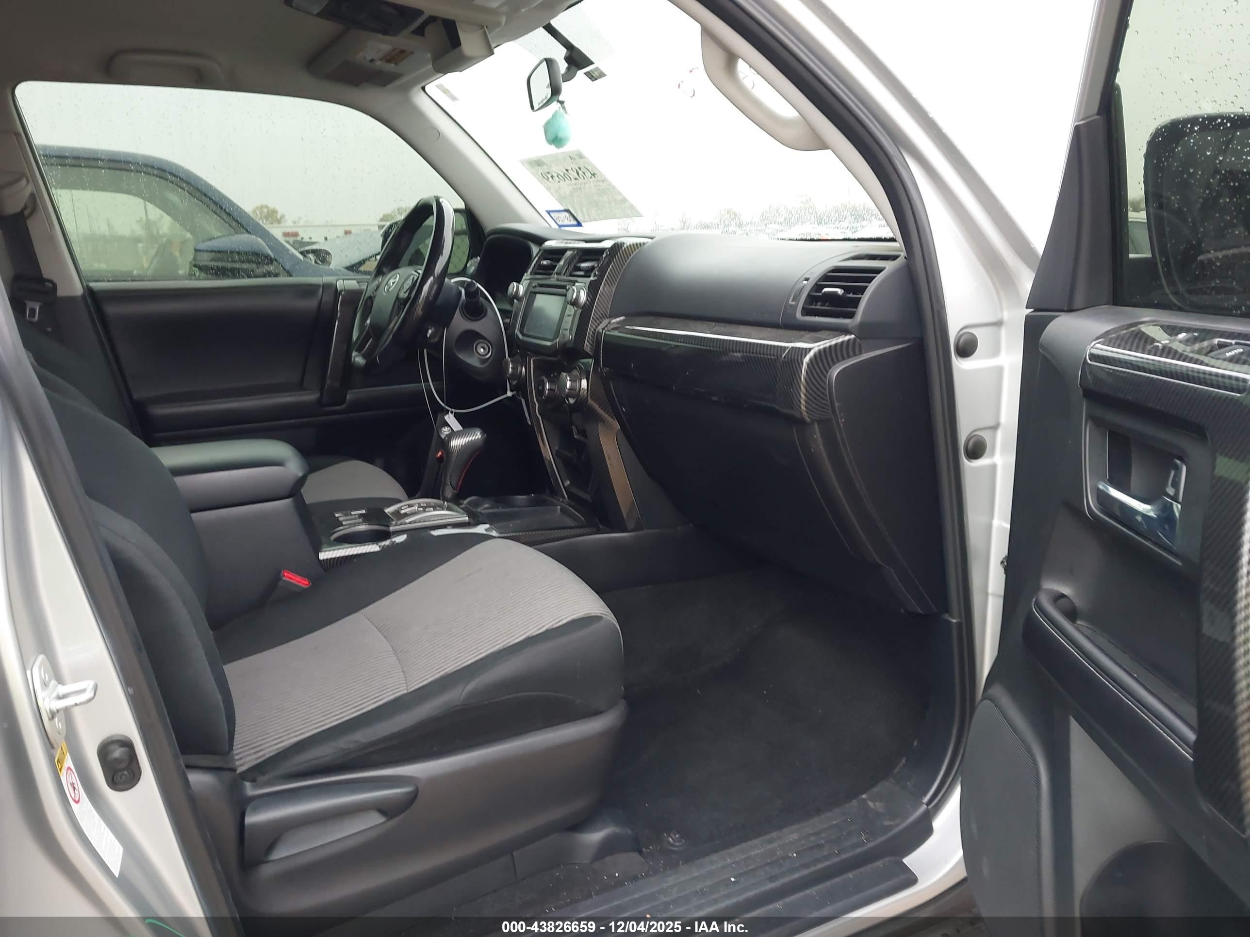 TOYOTA 4RUNNER image 5