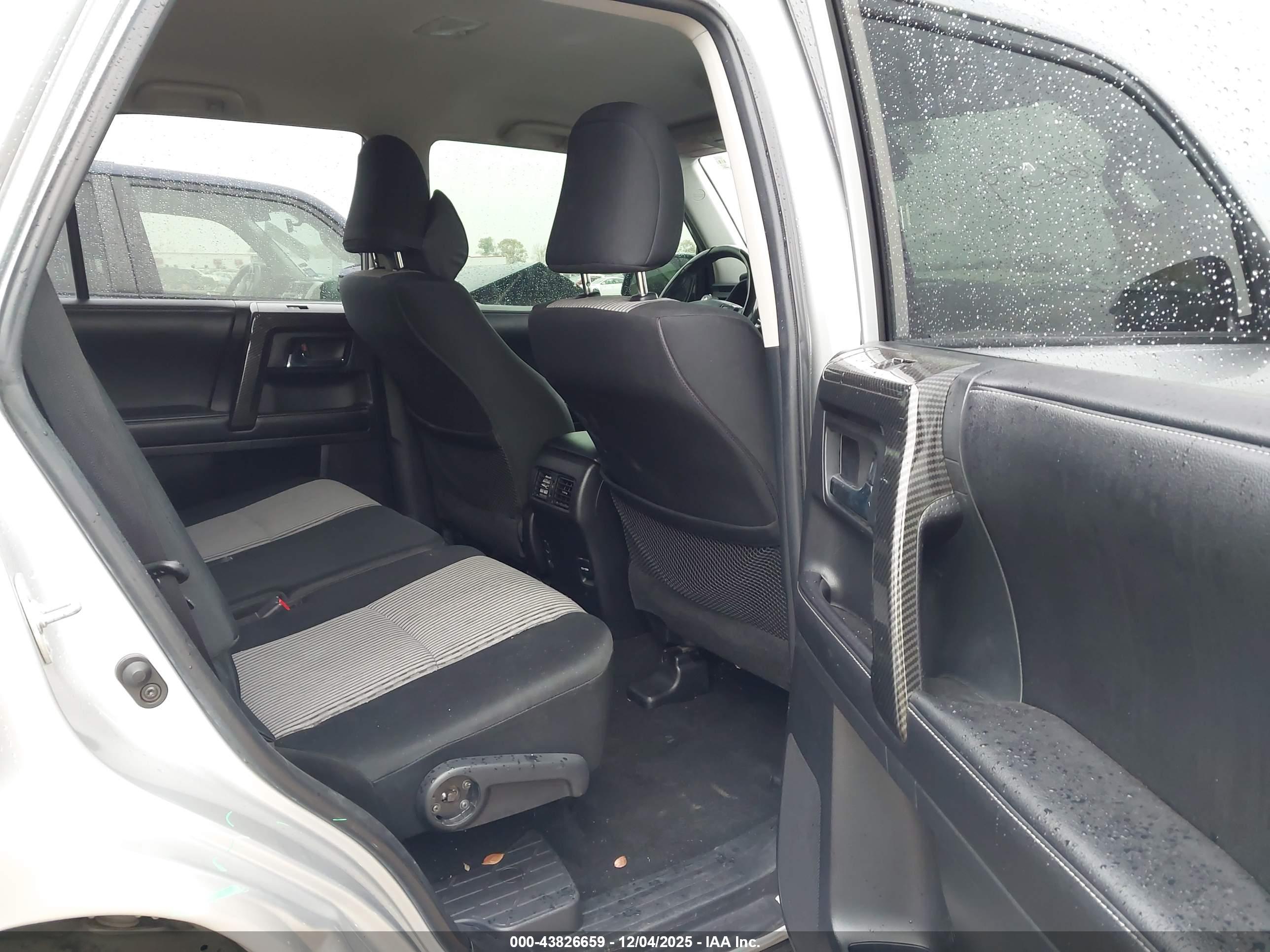 TOYOTA 4RUNNER image 8