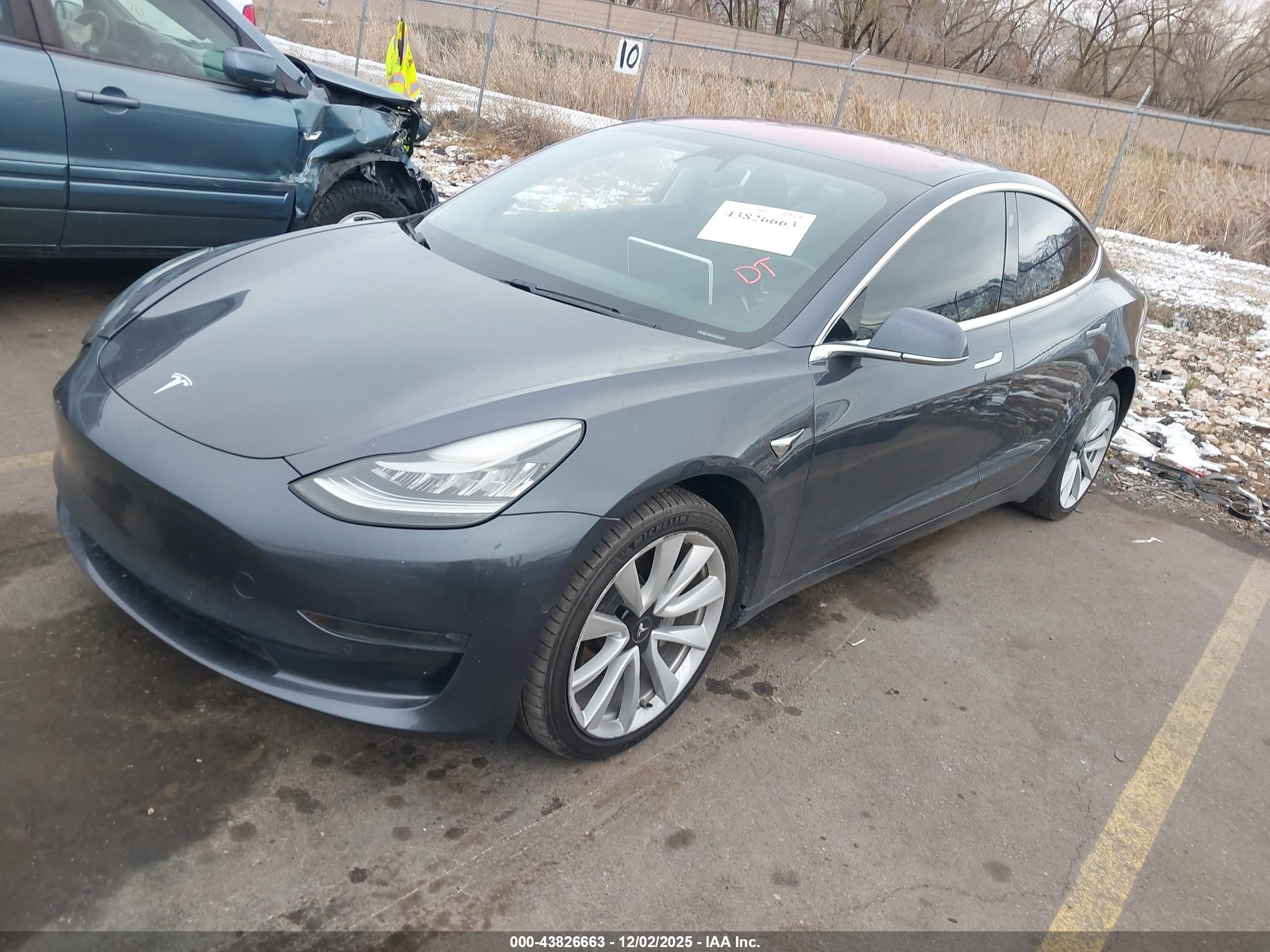 TESLA MODEL image 2