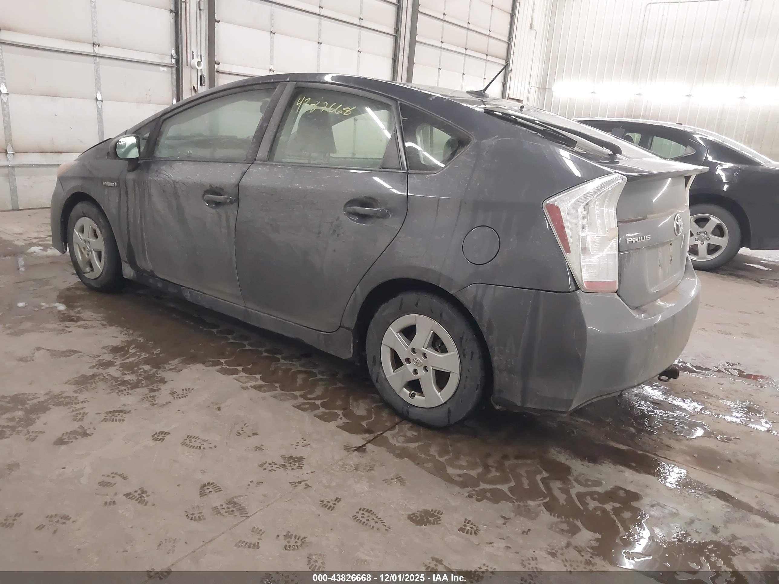 TOYOTA PRIUS image 3