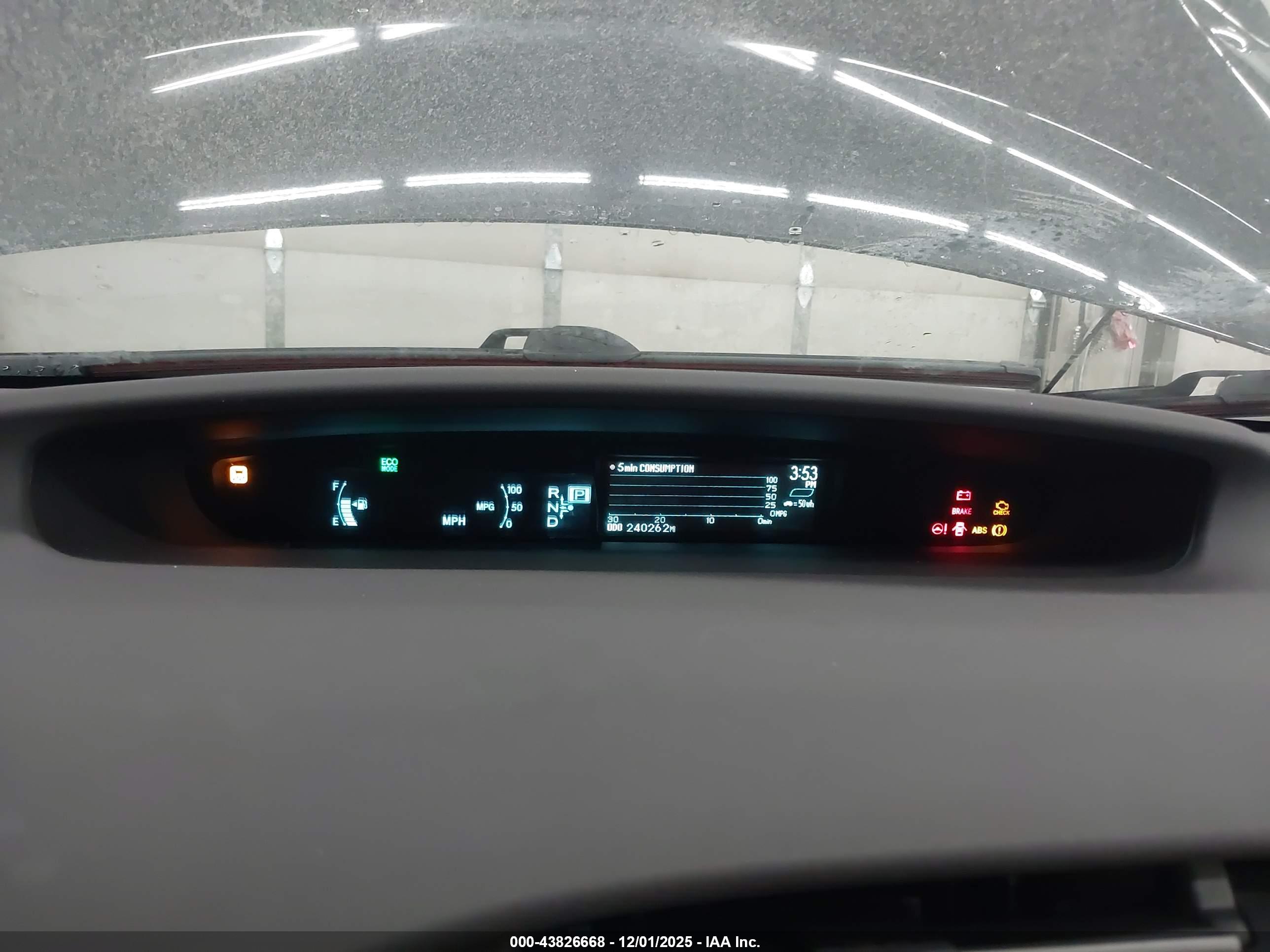 TOYOTA PRIUS image 7