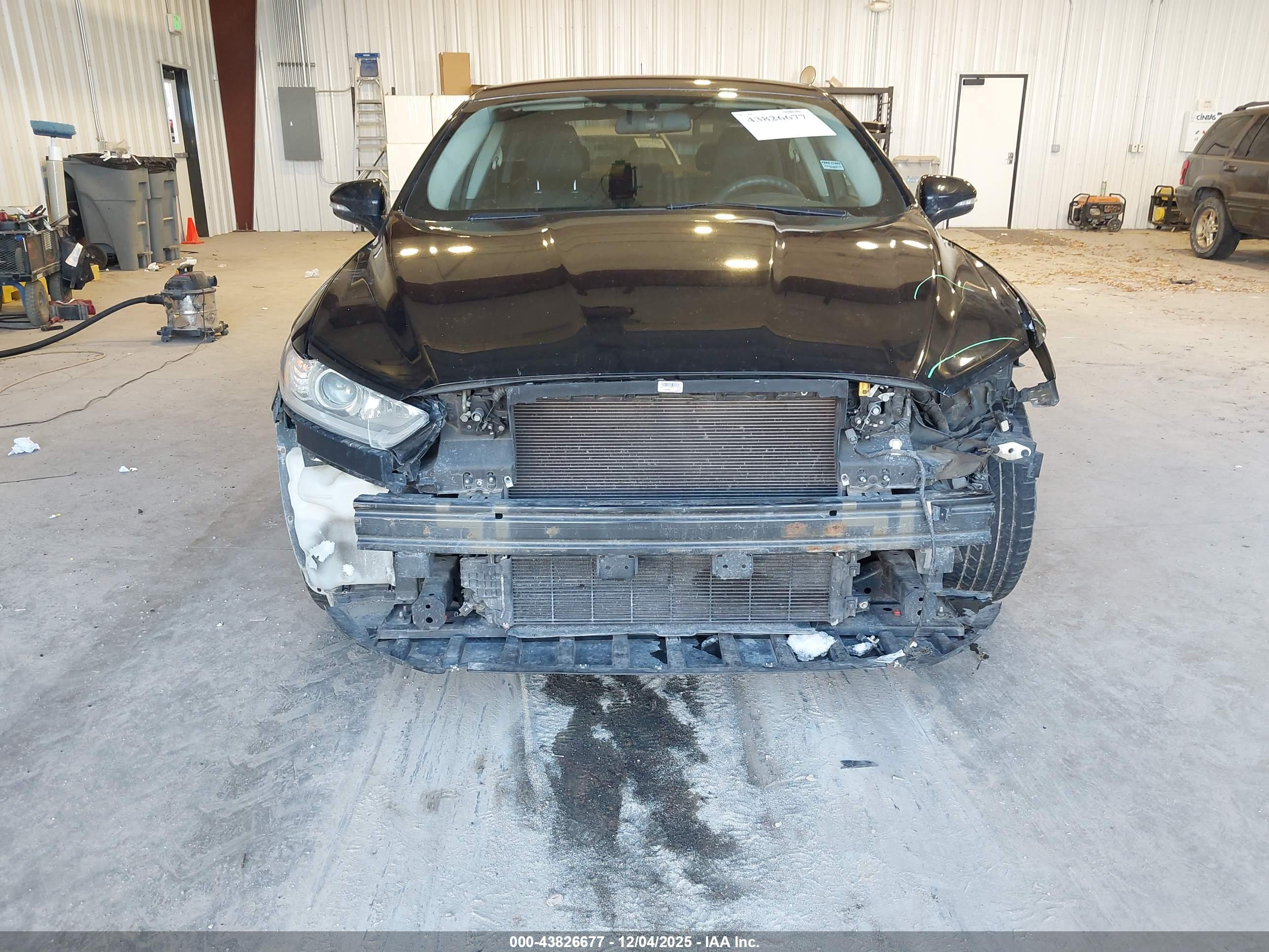 FORD FUSION image 6