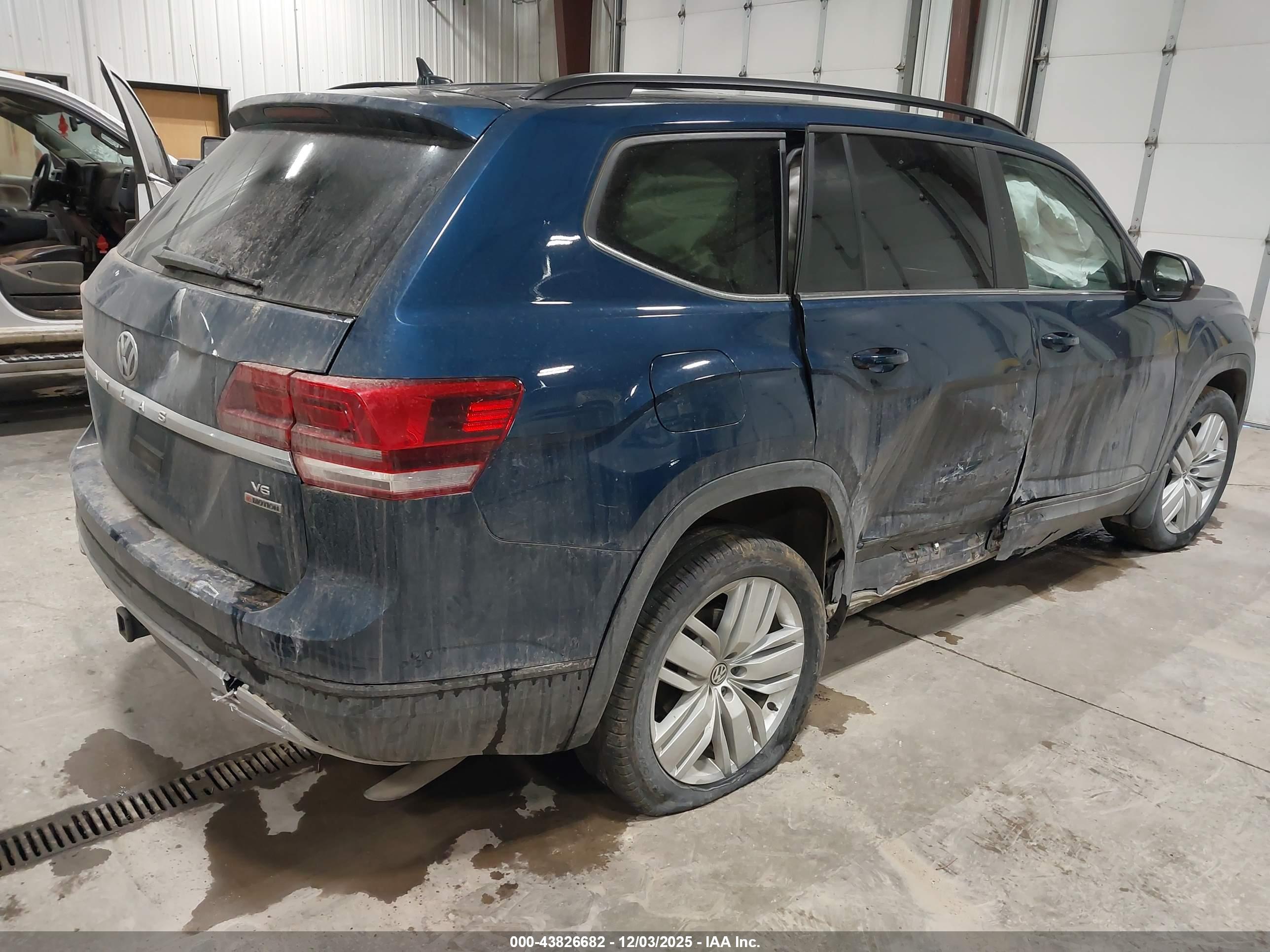 VOLKSWAGEN ATLAS image 4