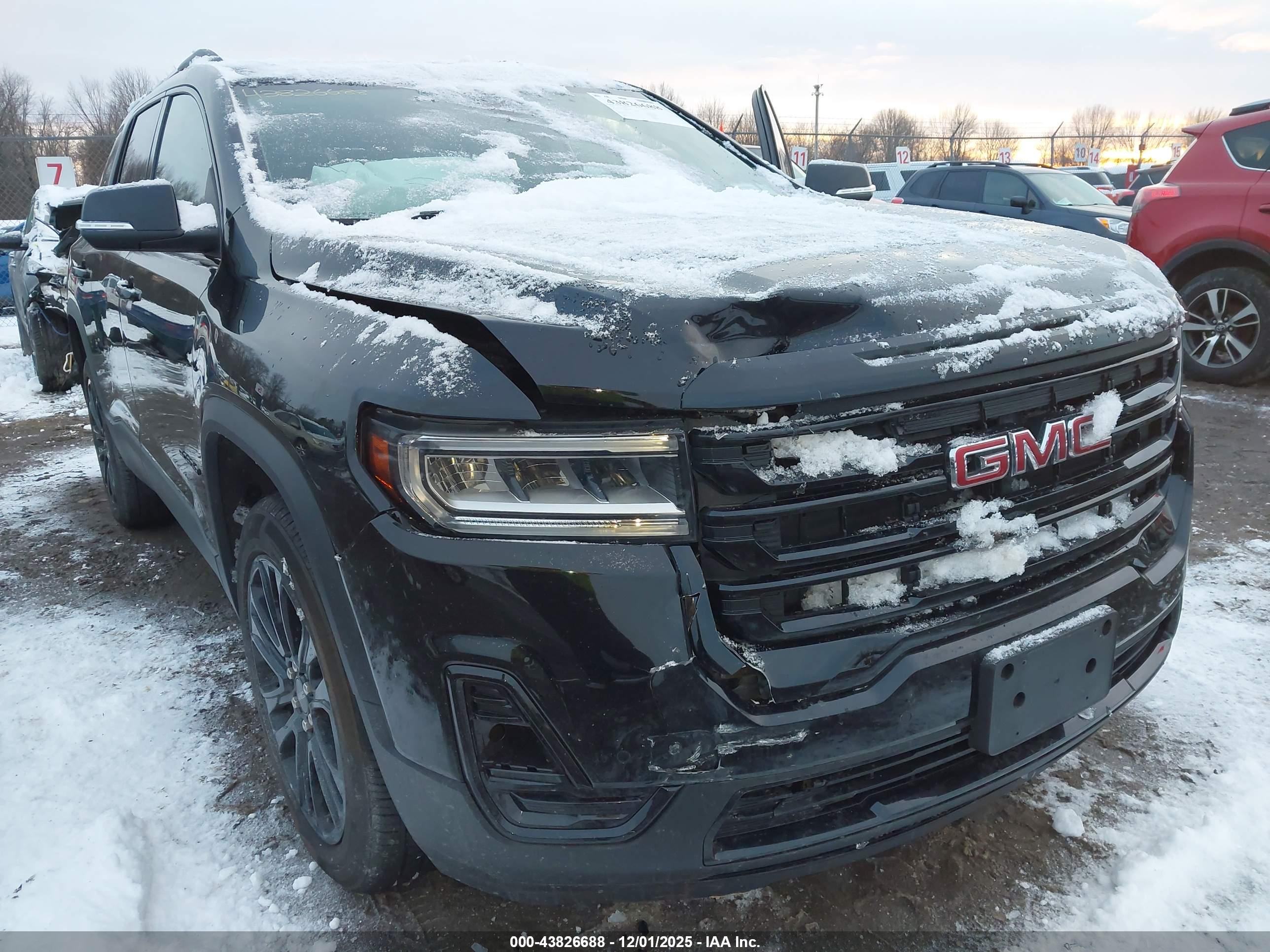 GMC ACADIA image 6