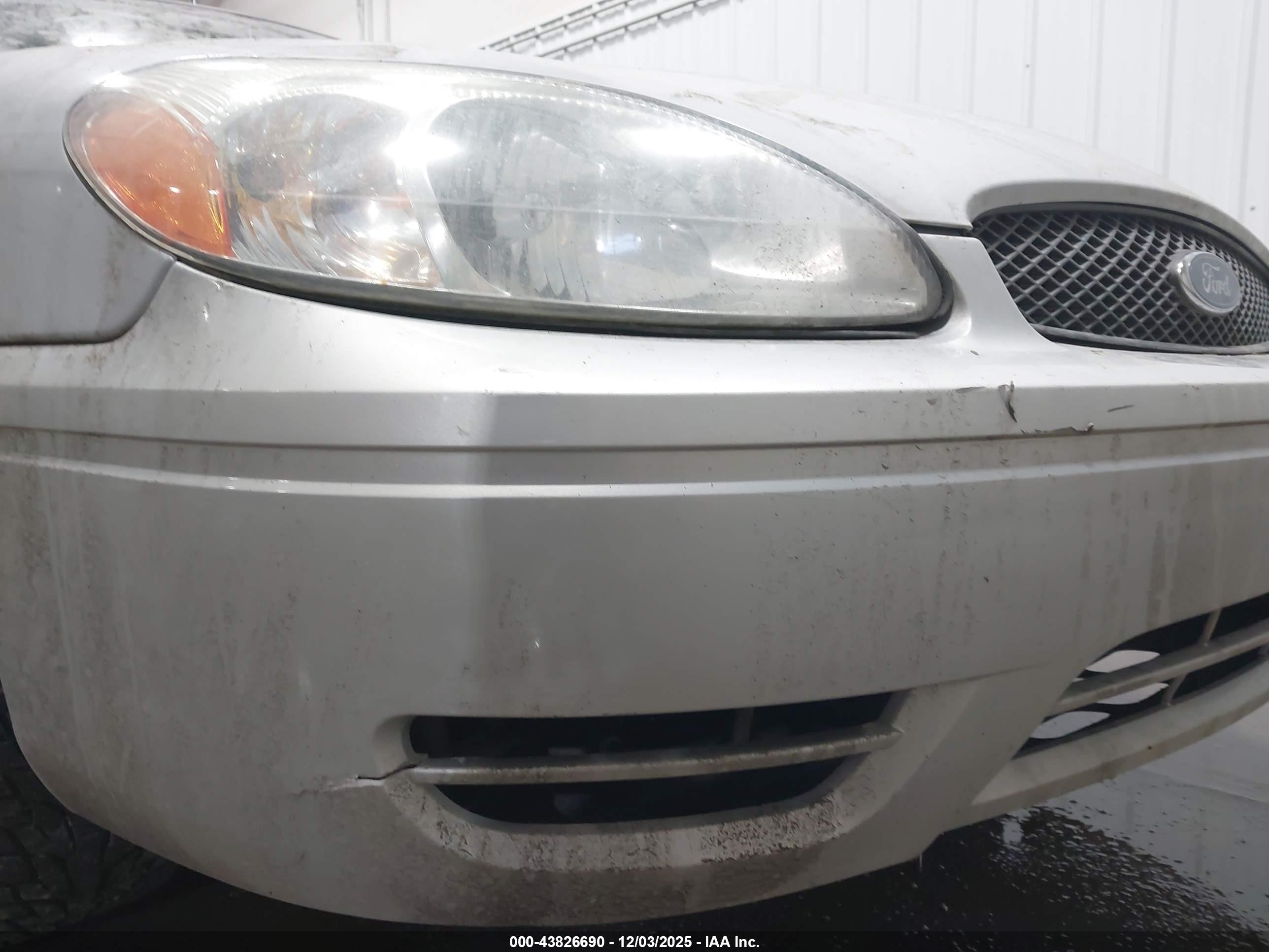 FORD TAURUS image 6
