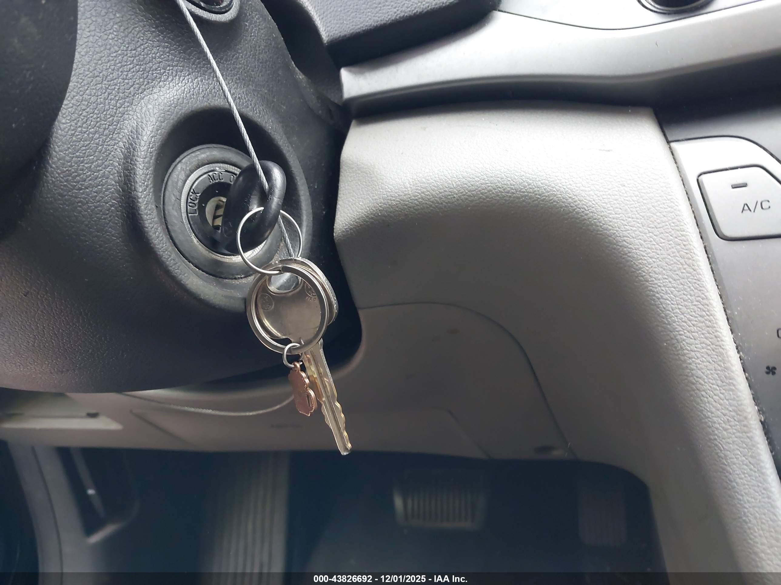 HYUNDAI ELANTRA image 11