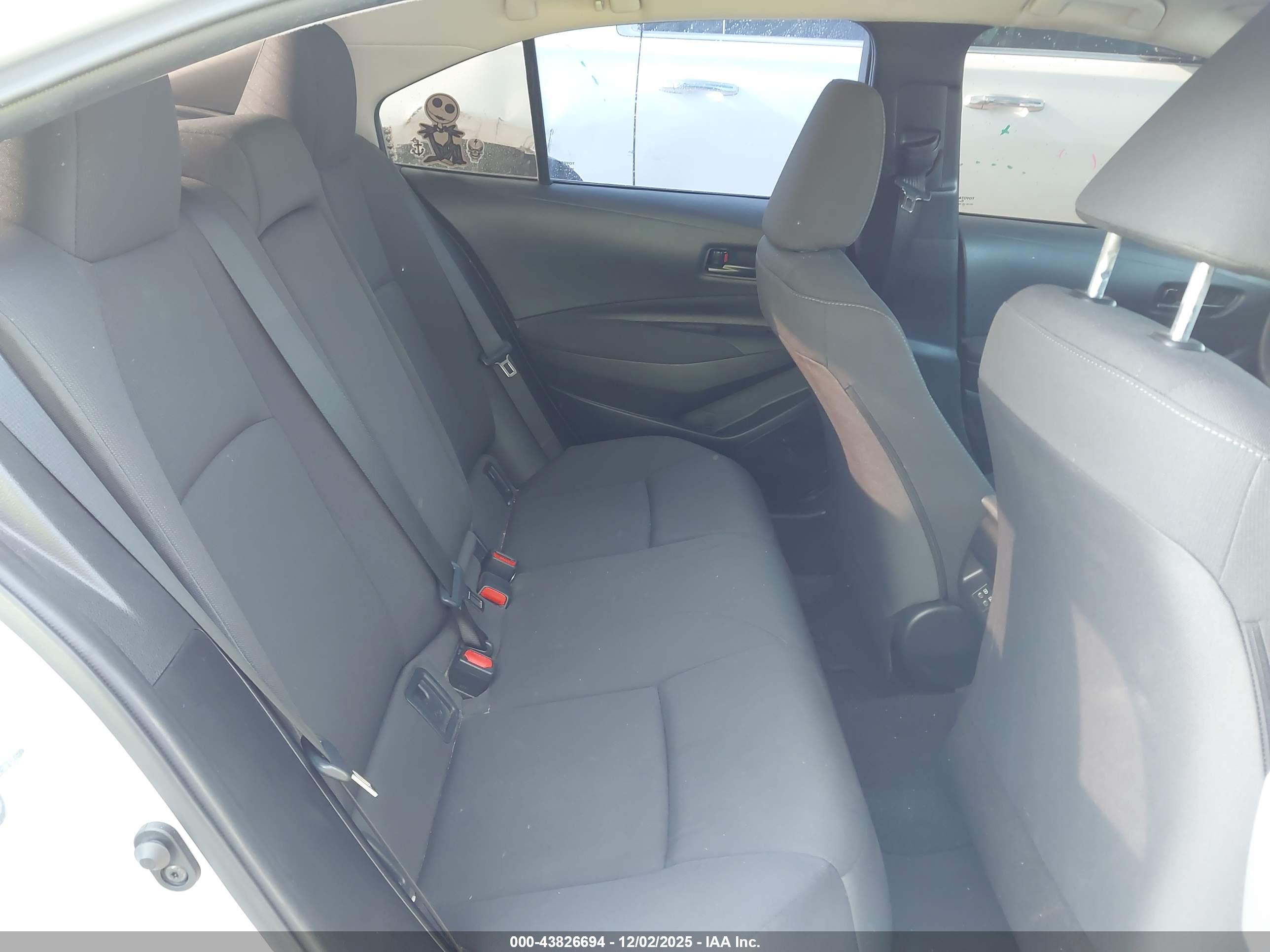 TOYOTA COROLLA image 8