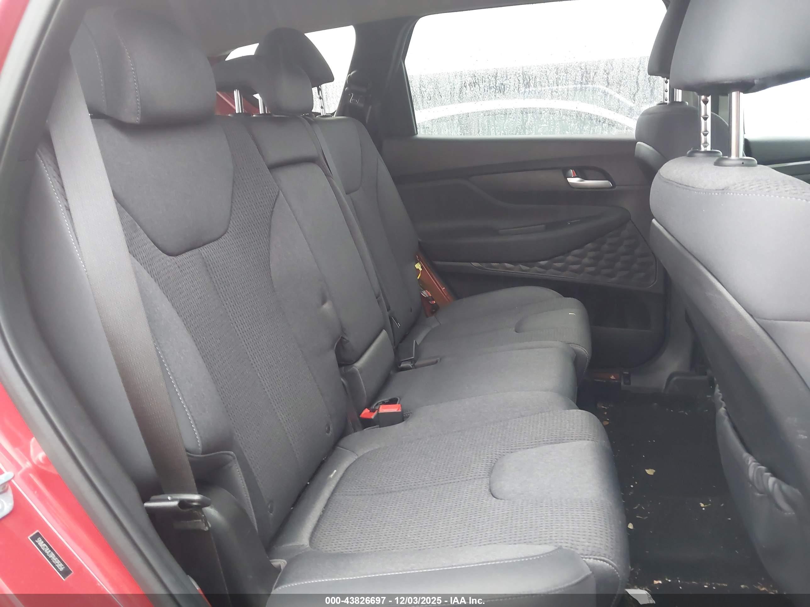 HYUNDAI SANTA image 8