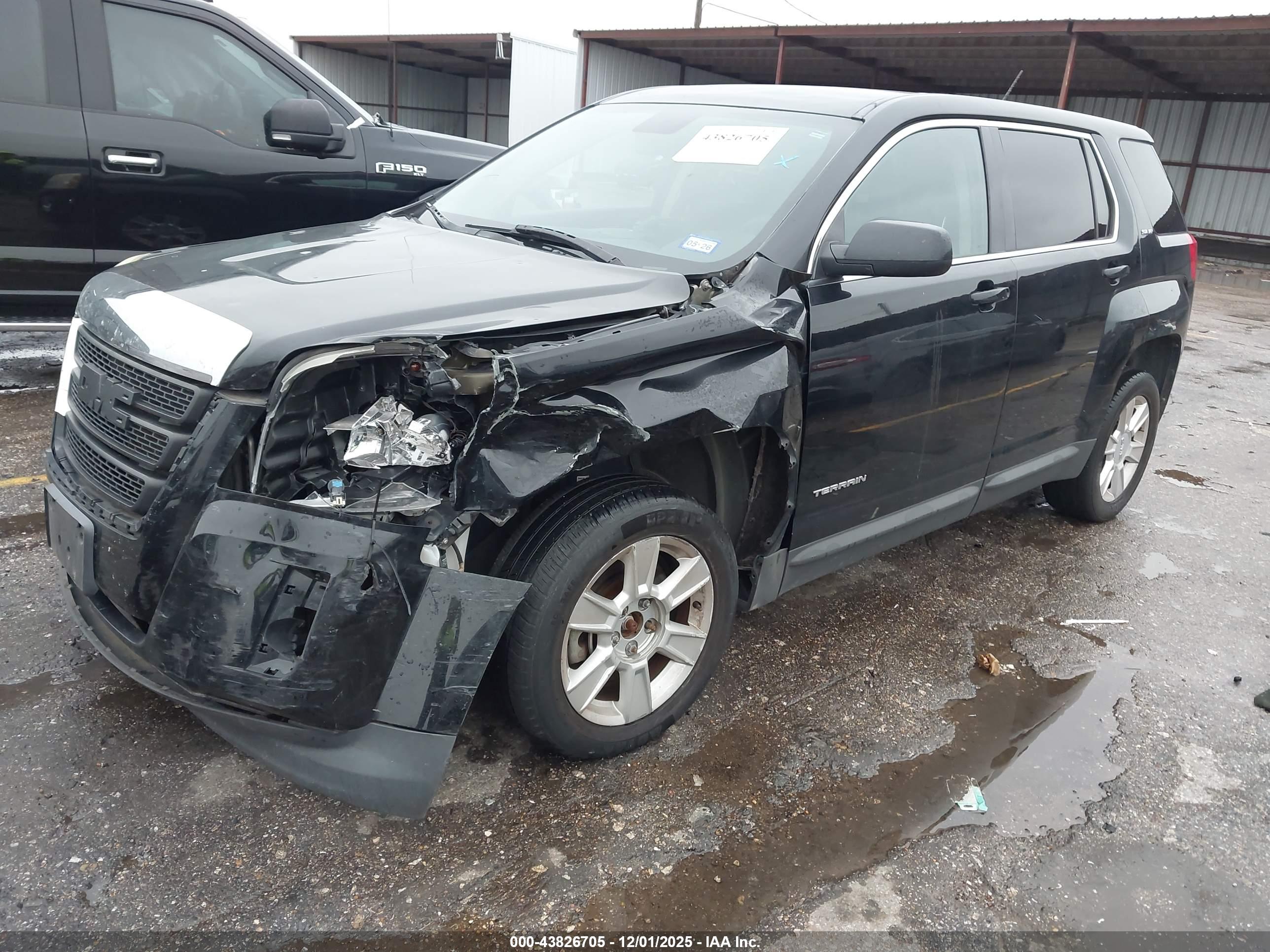 GMC TERRAIN image 2