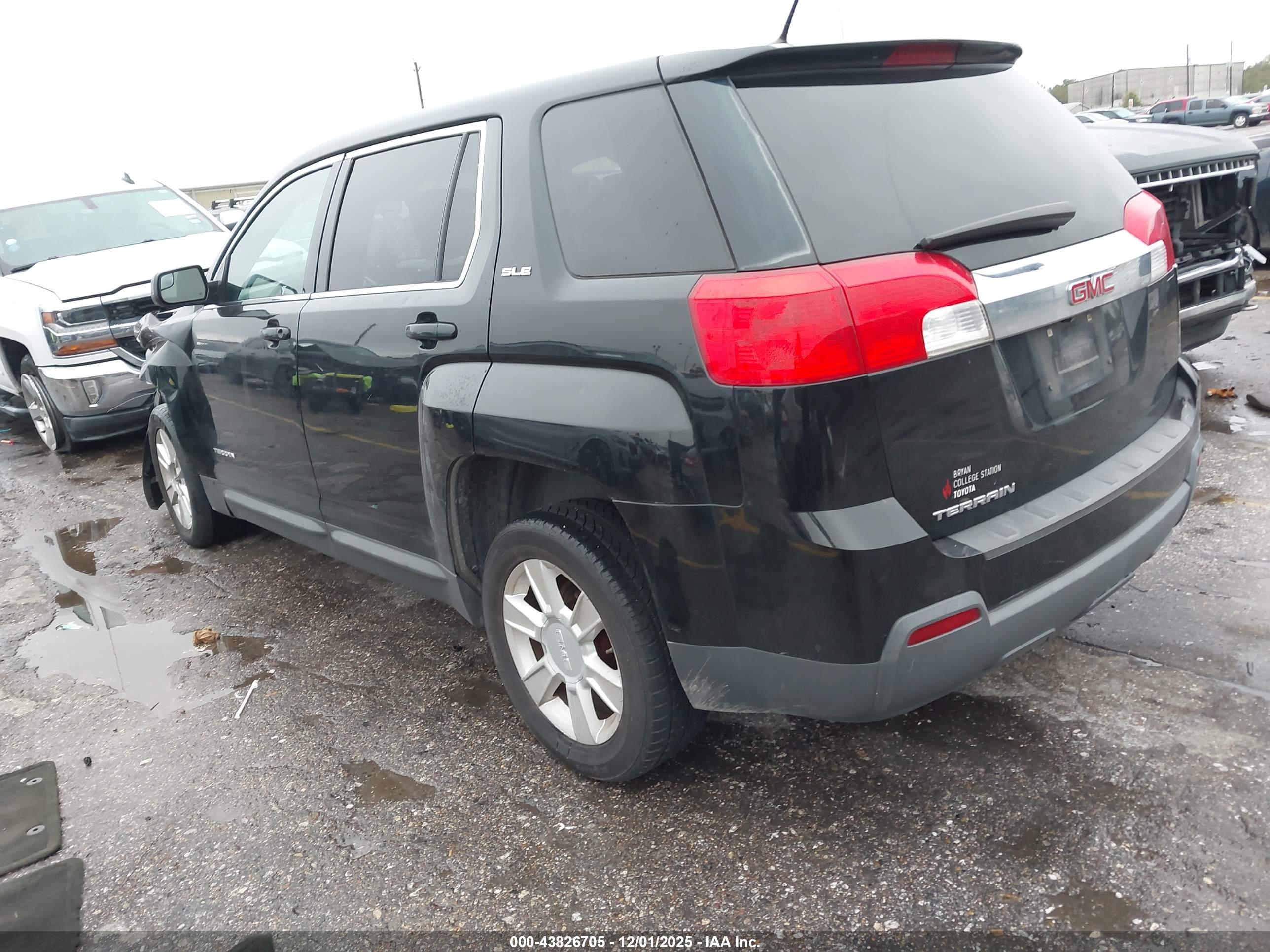 GMC TERRAIN image 3