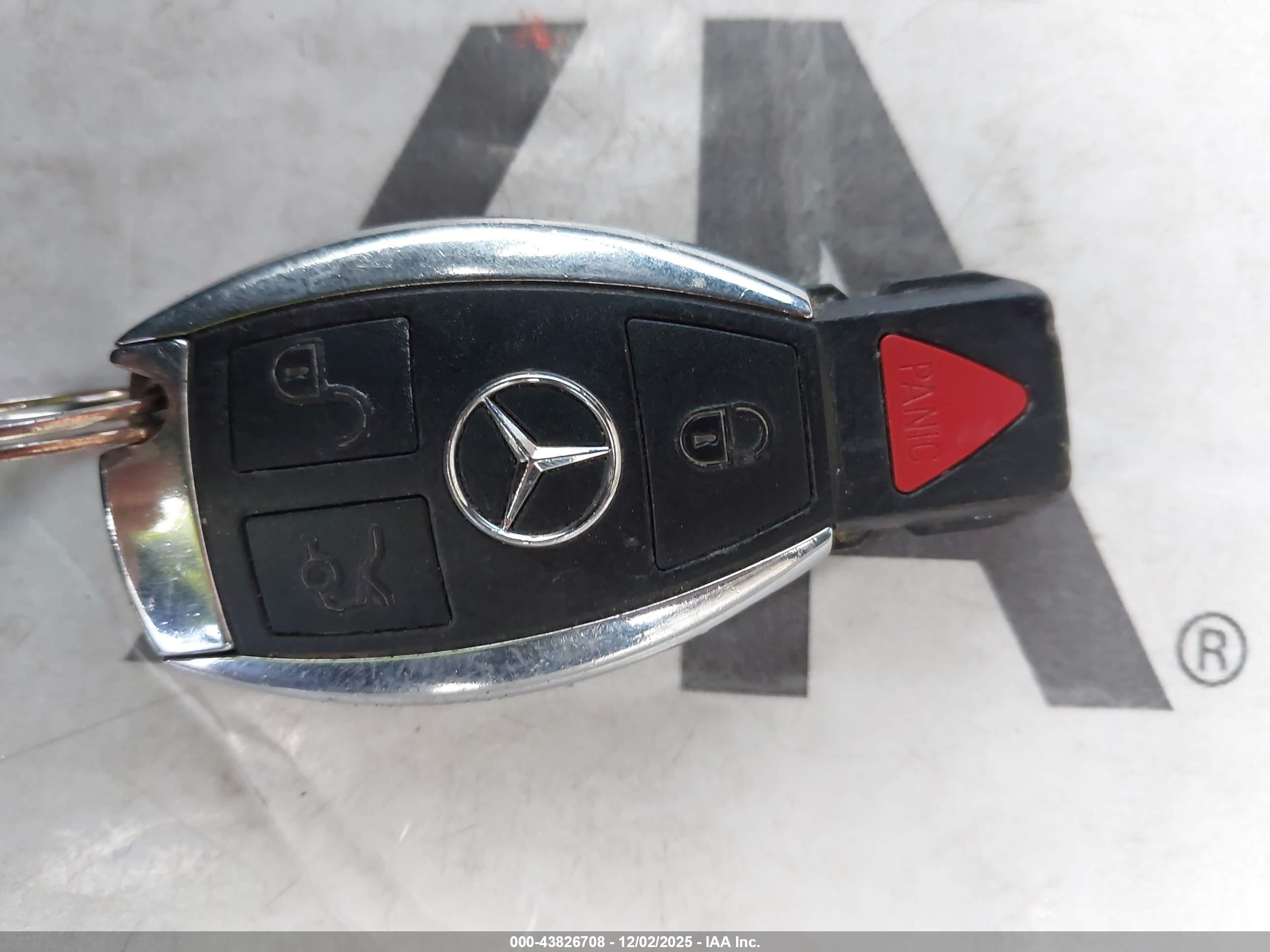 MERCEDES-BENZ E image 11