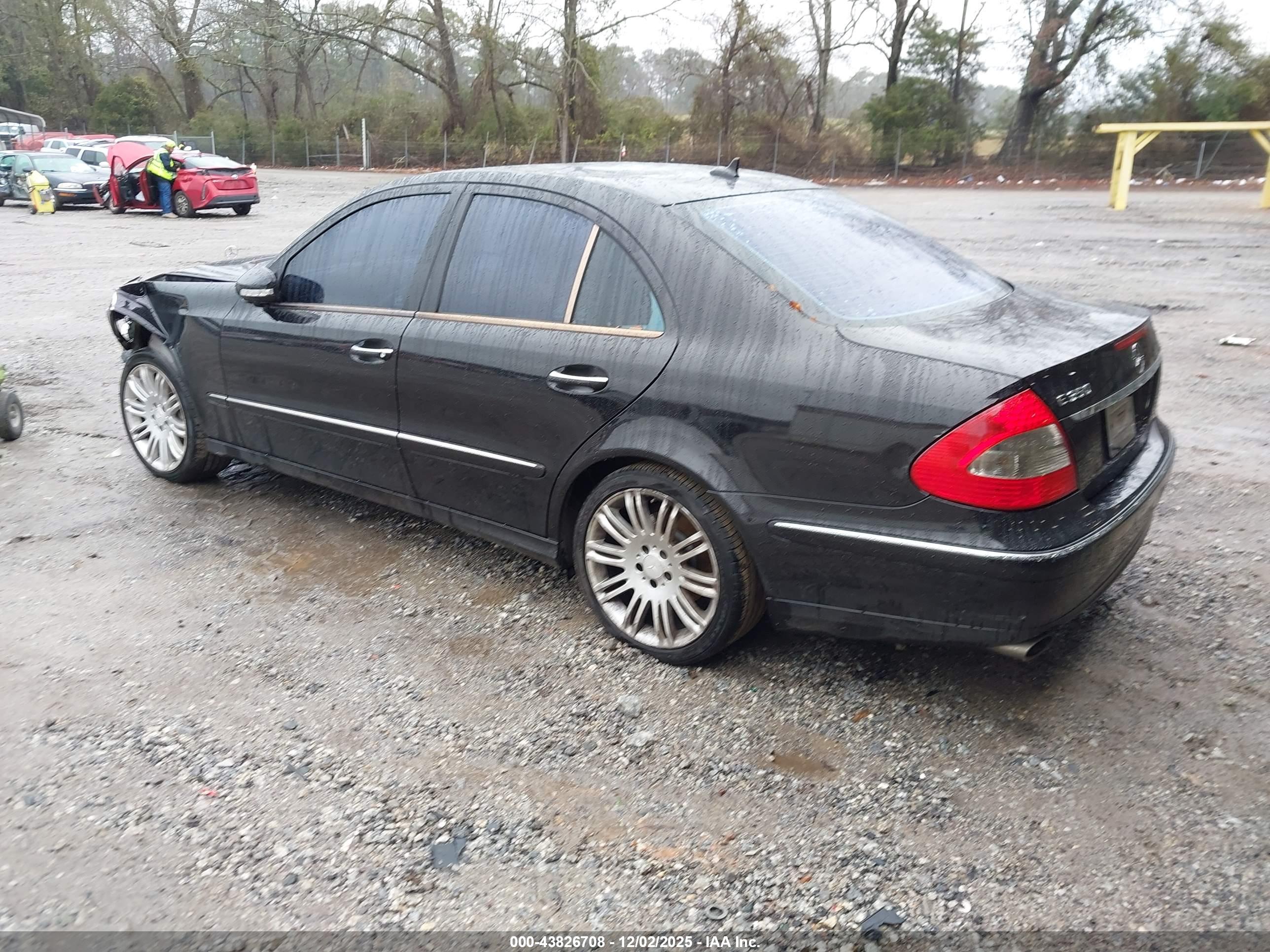 MERCEDES-BENZ E image 3