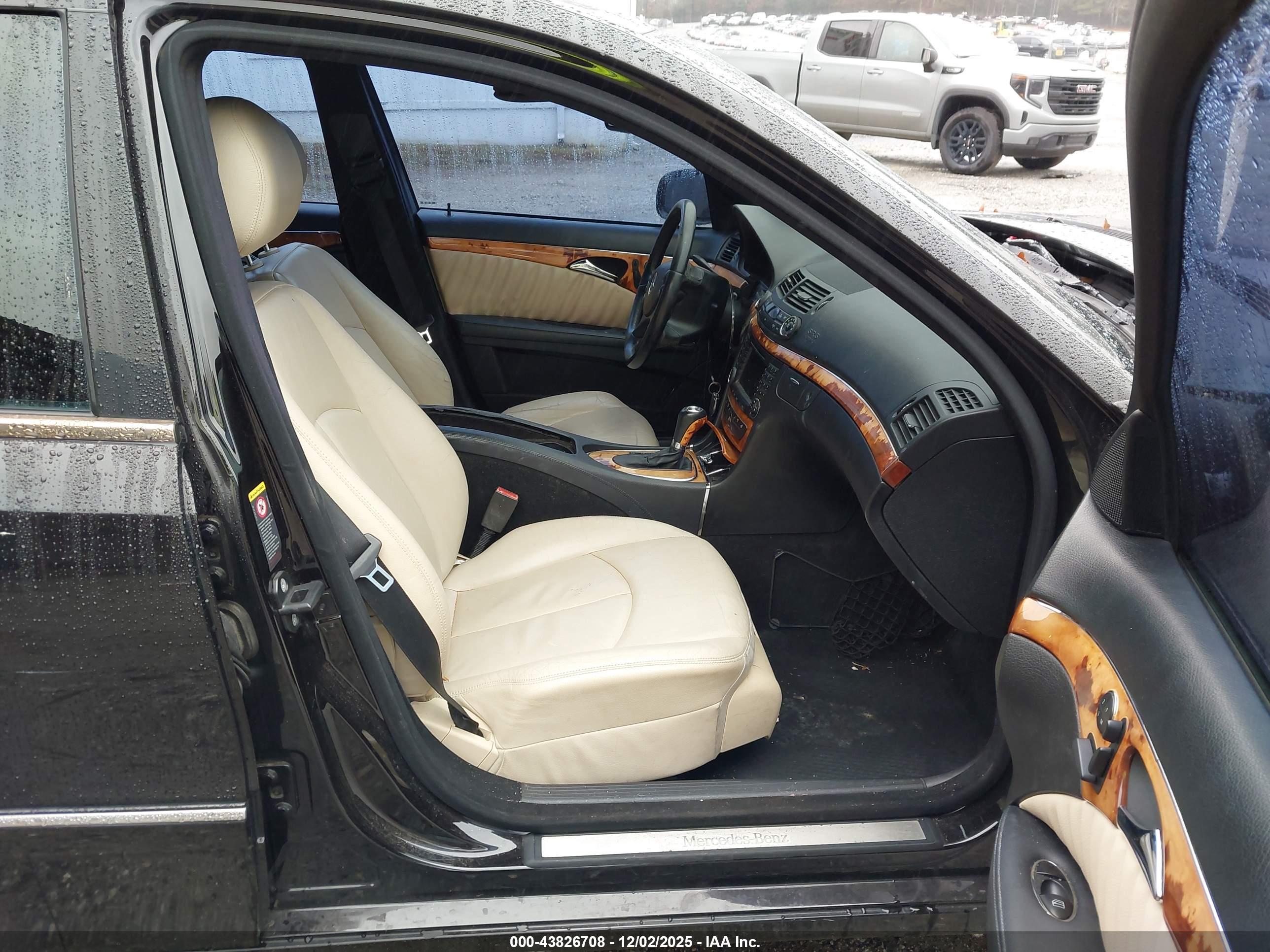 MERCEDES-BENZ E image 5
