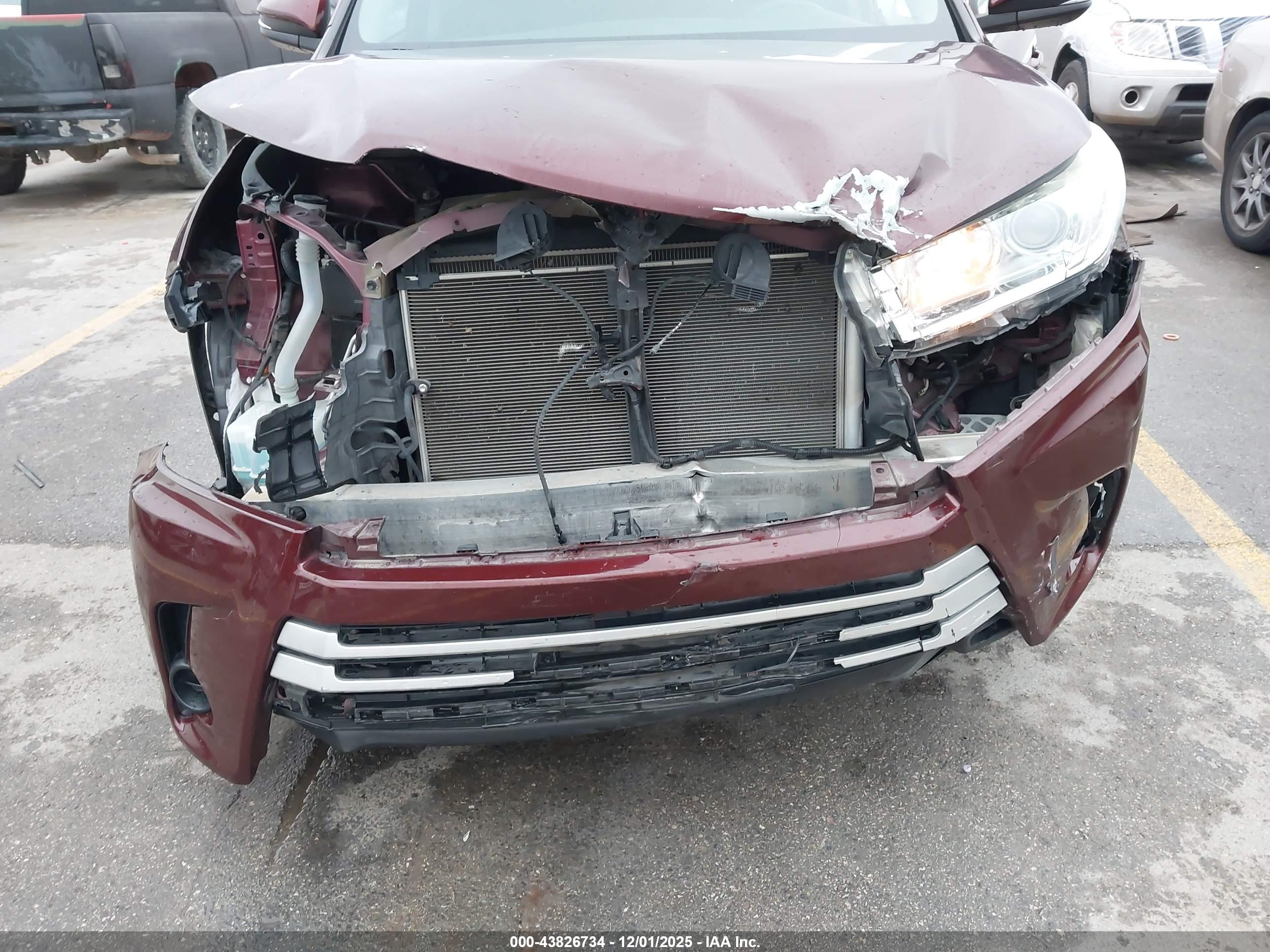 TOYOTA HIGHLANDER image 6