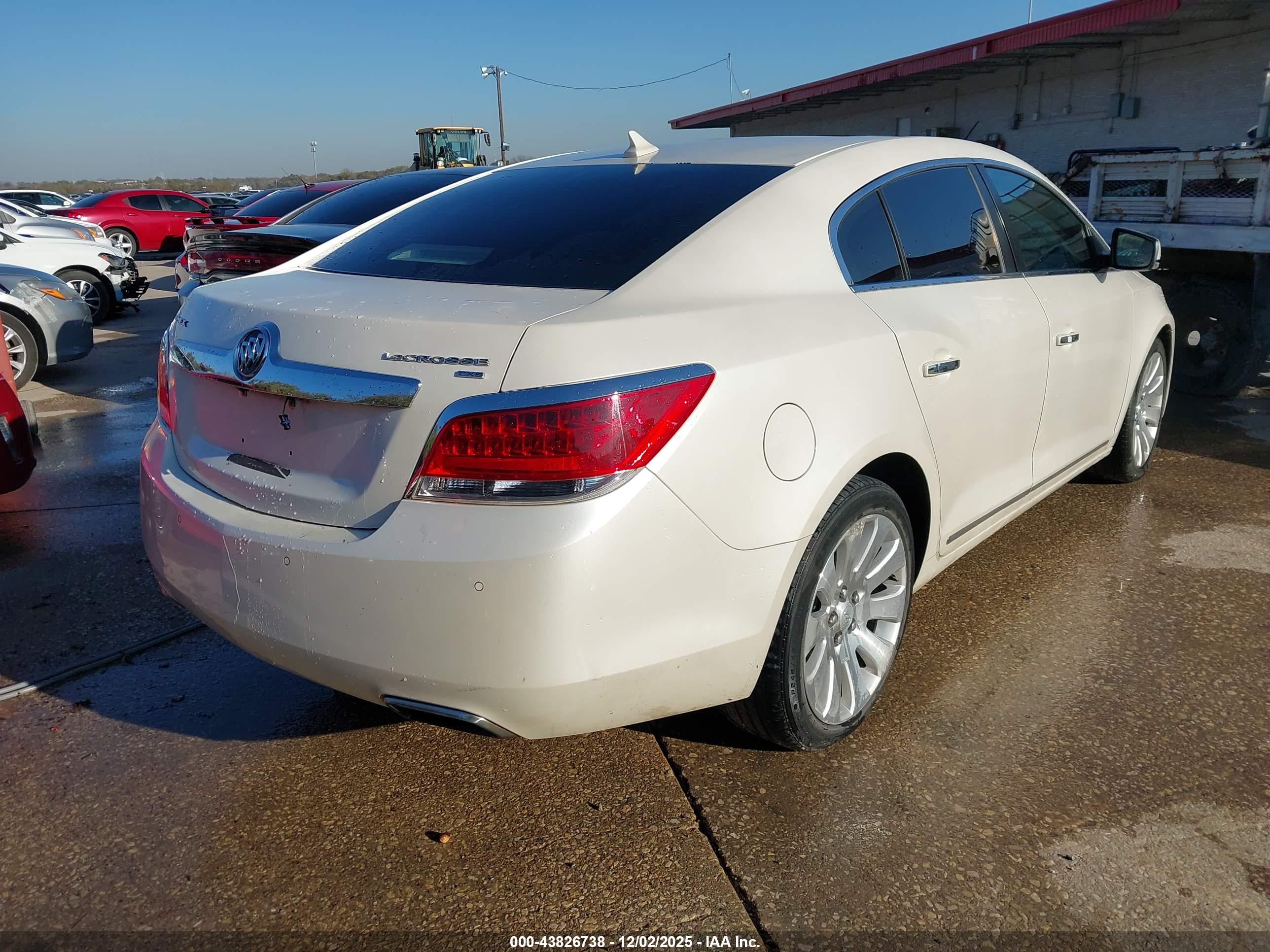 BUICK LACROSSE image 4