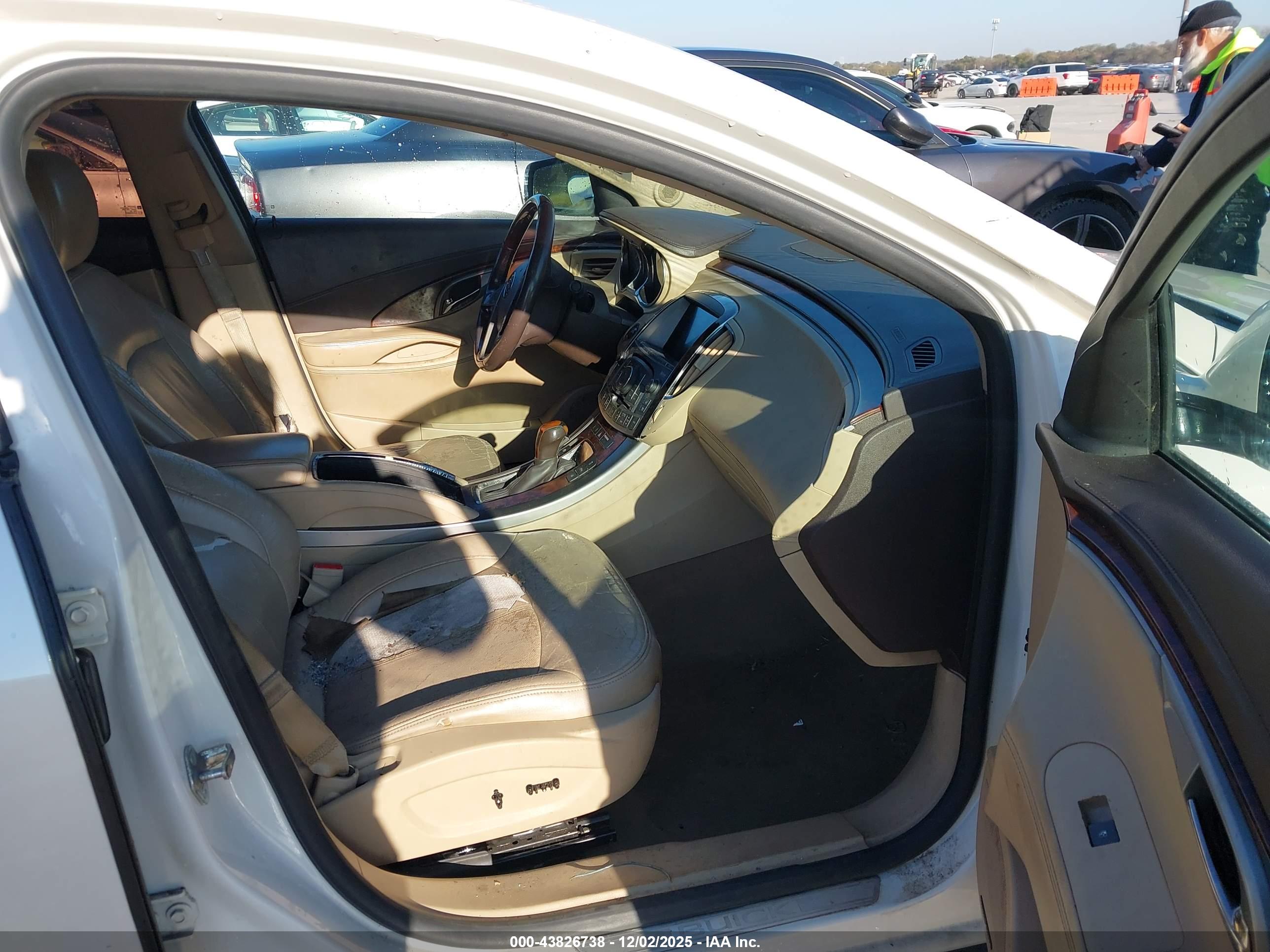 BUICK LACROSSE image 5