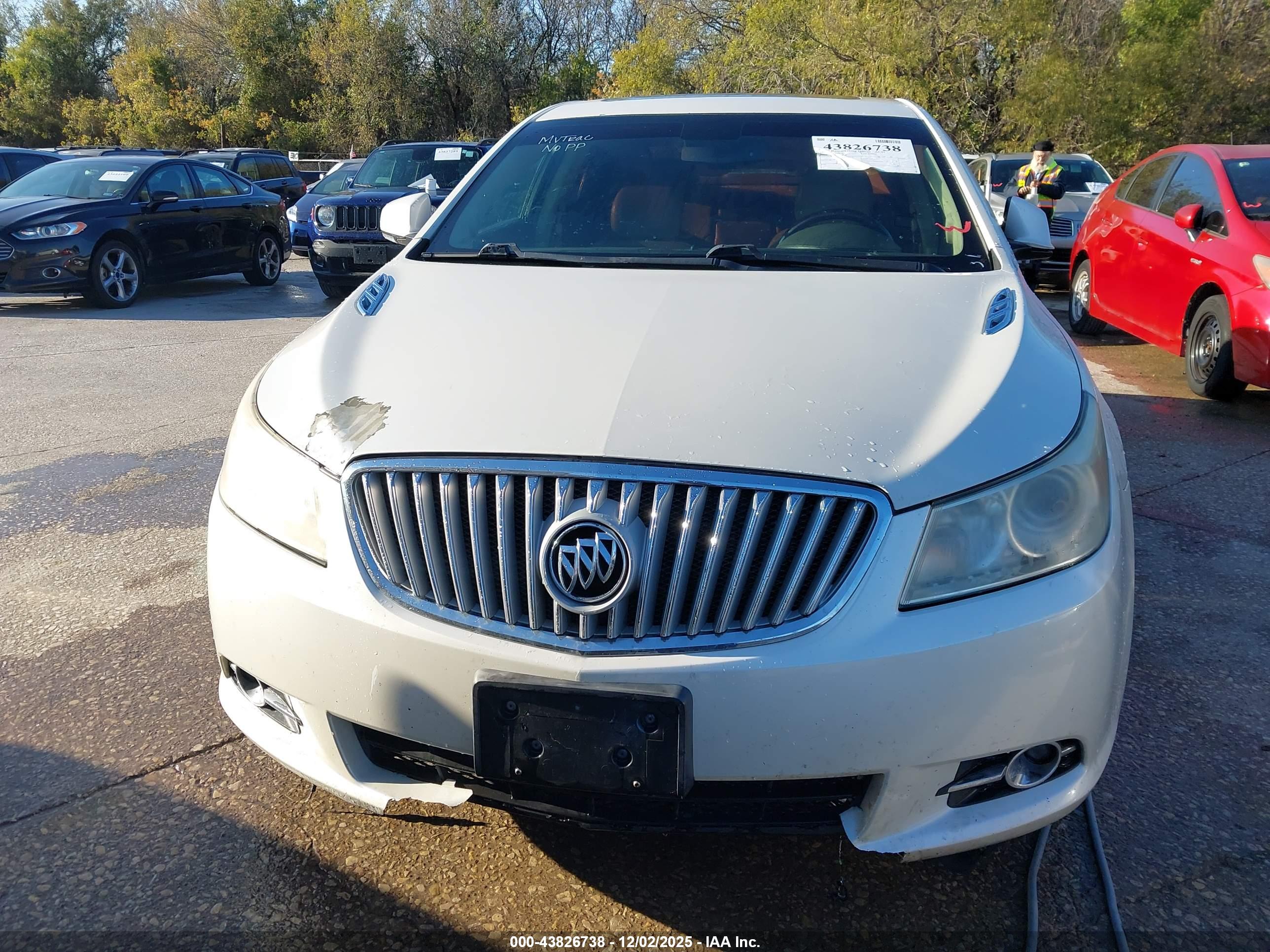 BUICK LACROSSE image 6