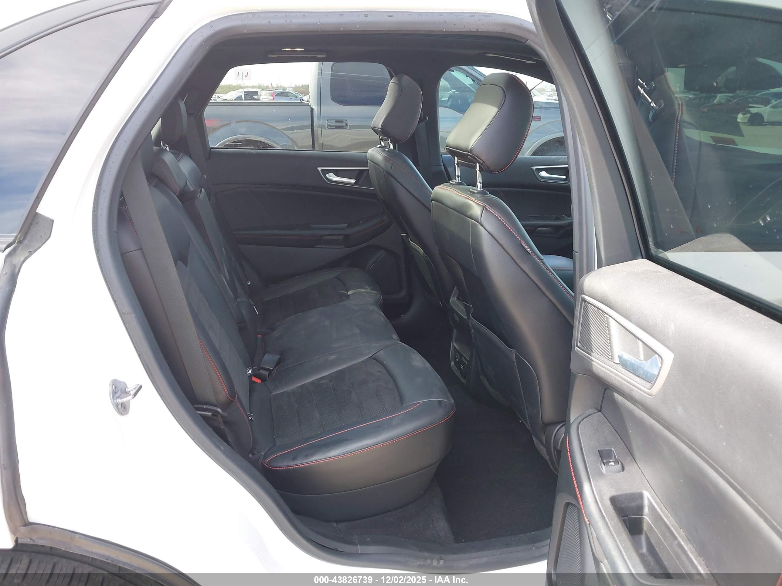 FORD EDGE image 8