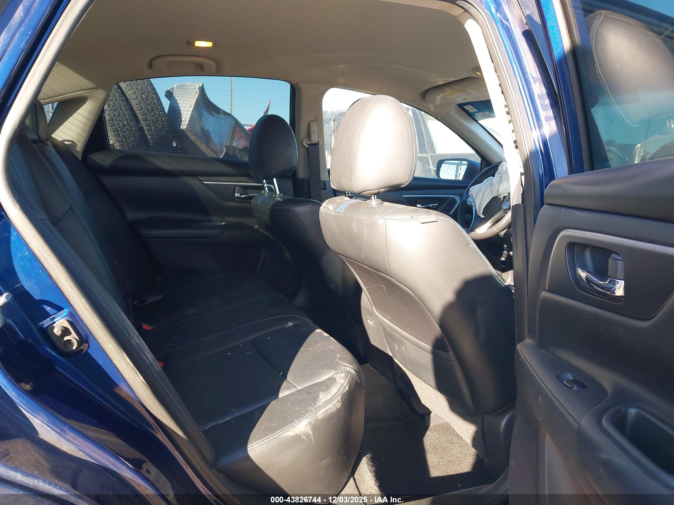 NISSAN ALTIMA image 8