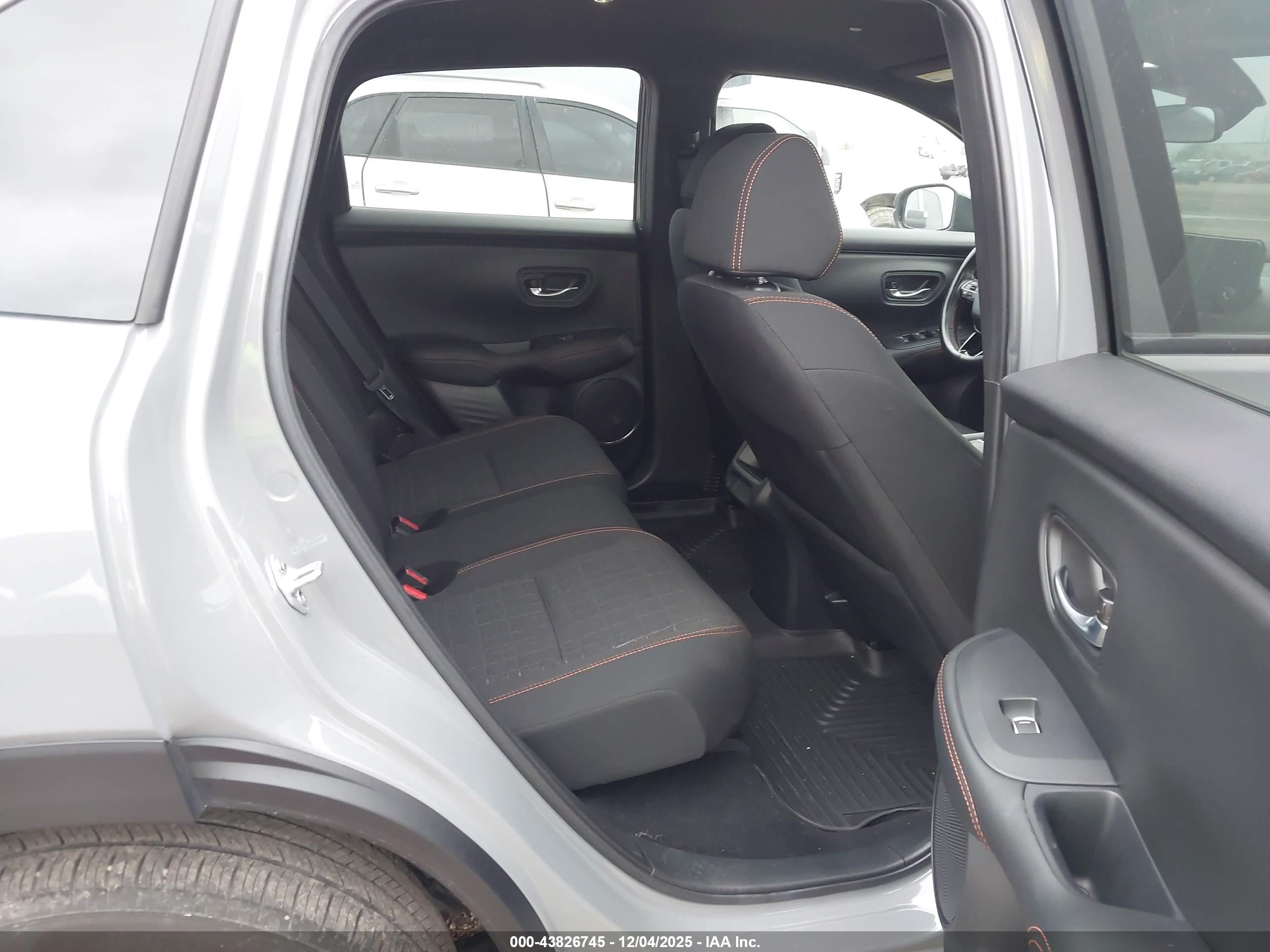HONDA HR-V image 8