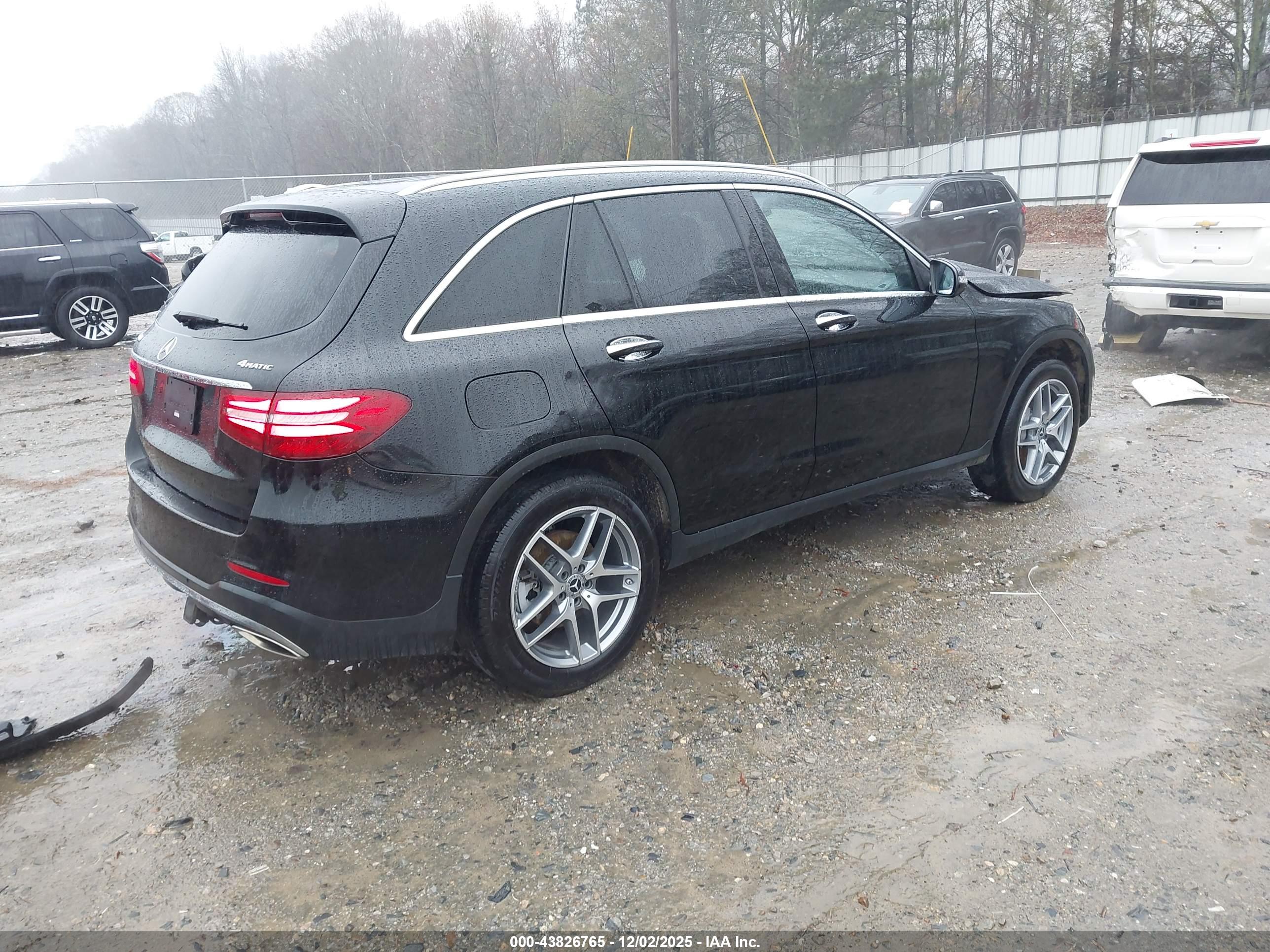 MERCEDES-BENZ GLC image 4